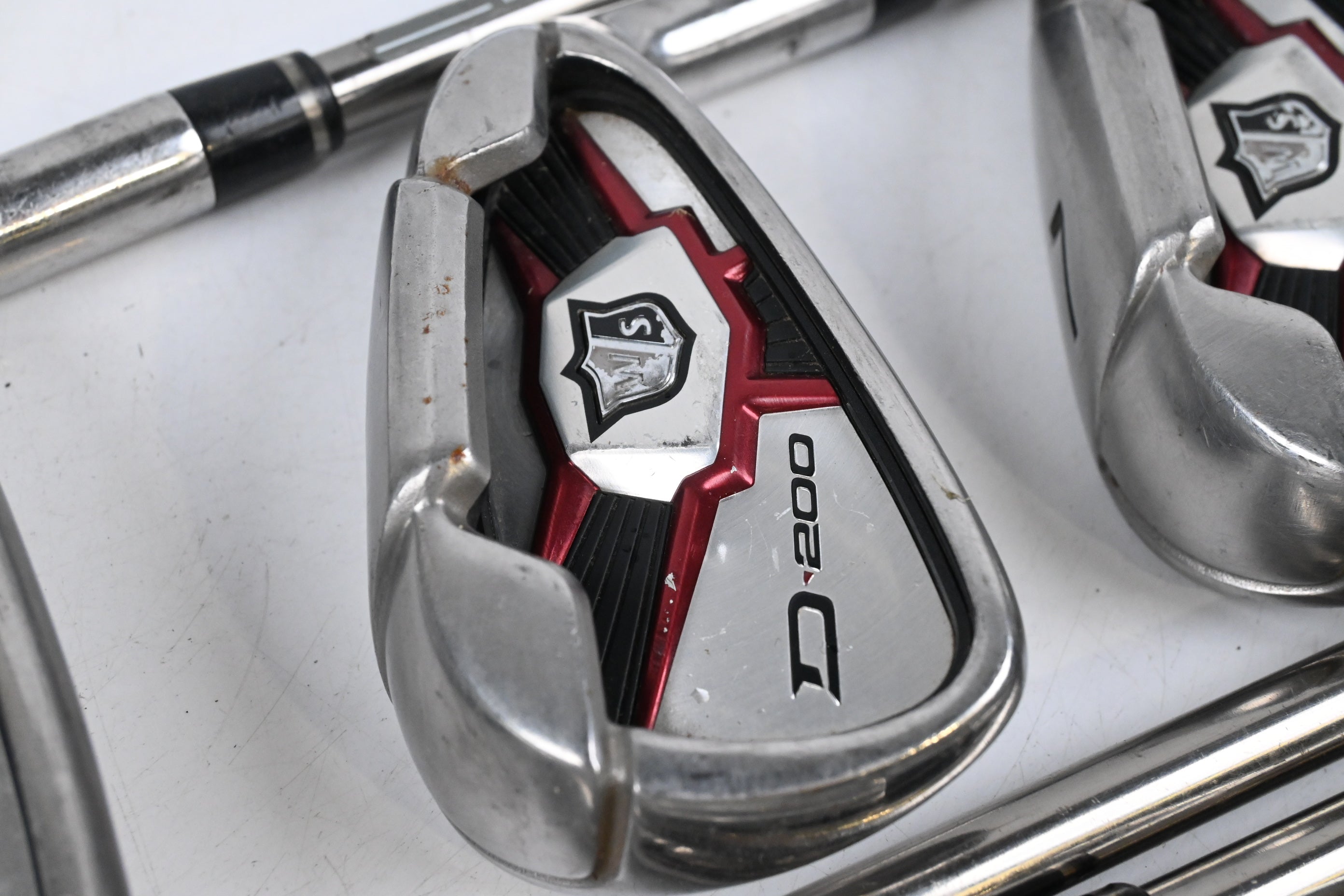 Wilson D200 Irons / 5-PW+SW / Regular Flex UST Mamiya Elements Chrome Shafts
