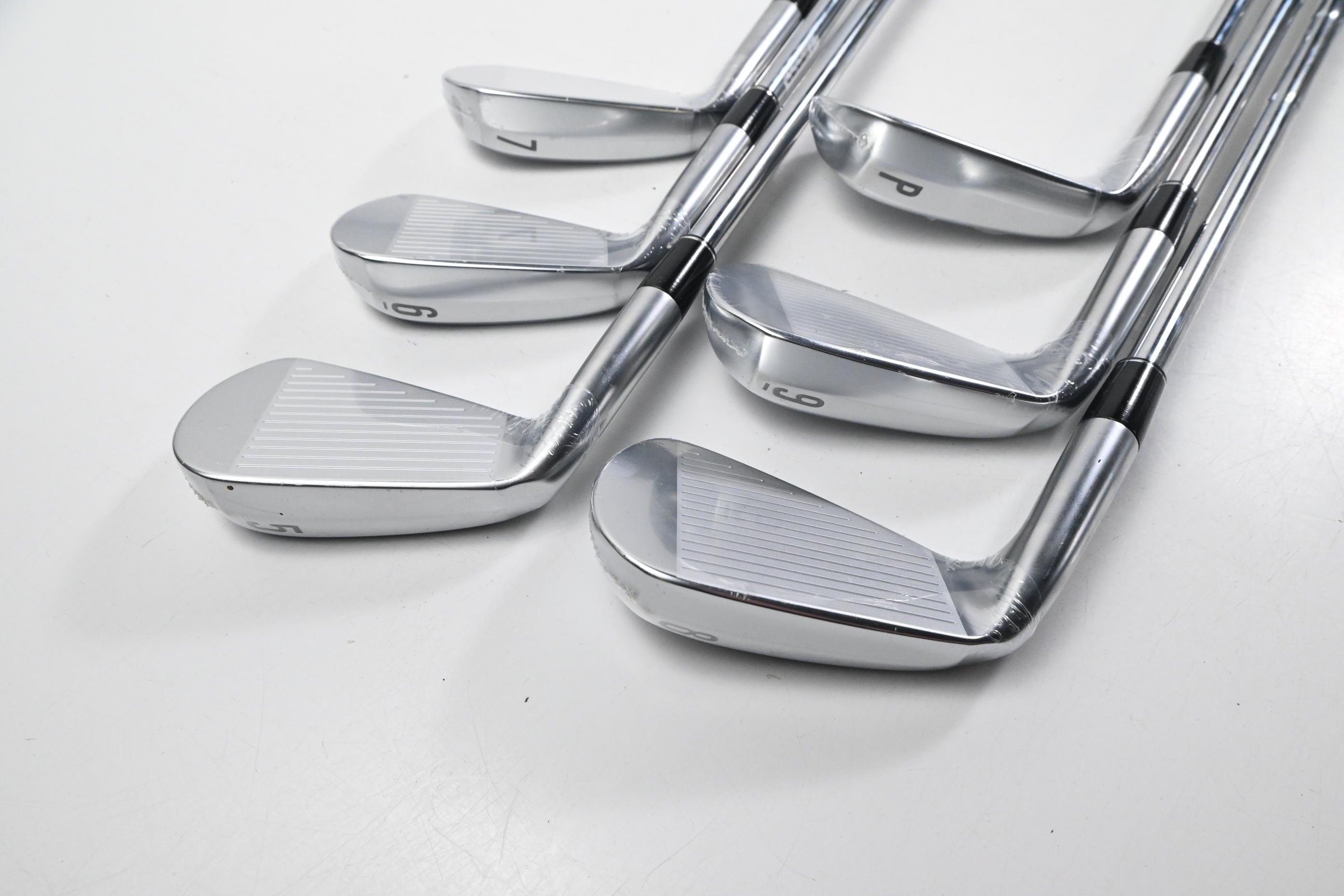 Srixon ZXi5 Irons / 5-PW / Stiff Flex Dynamic Gold S300 Mid 115 Shafts