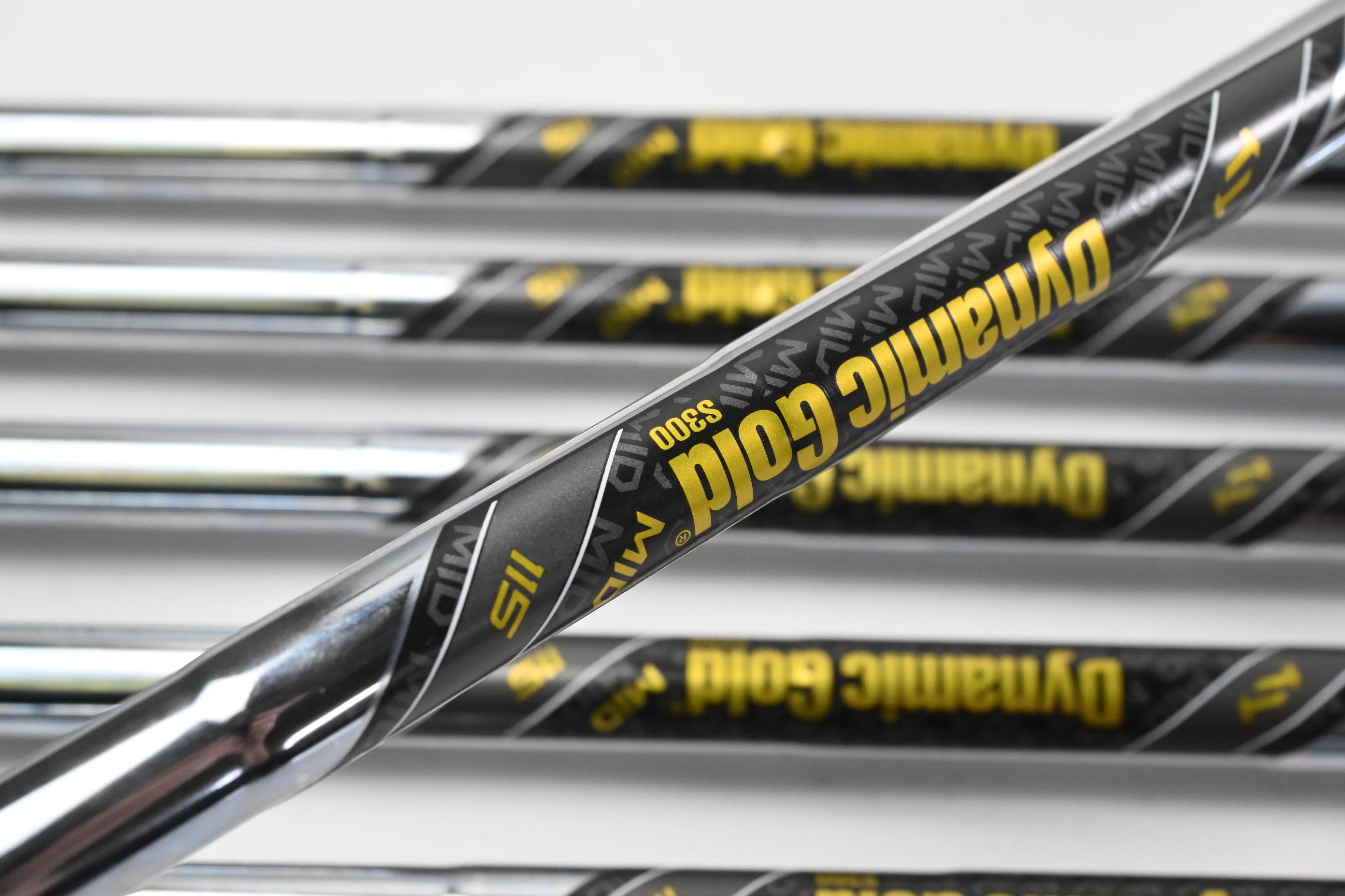 Srixon ZXi5 Irons / 5-PW / Stiff Flex Dynamic Gold S300 Mid 115 Shafts