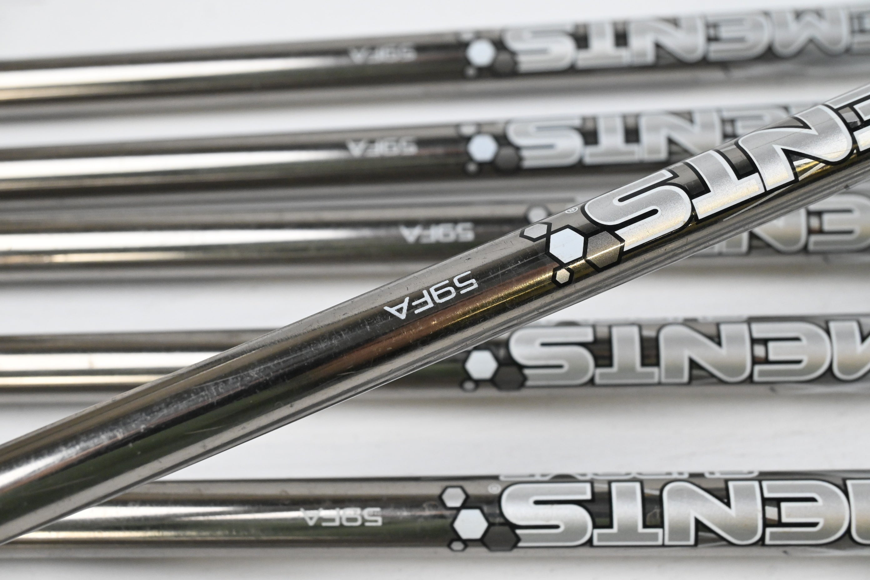 Wilson D200 Irons / 5-PW+SW / Regular Flex UST Mamiya Elements Chrome Shafts