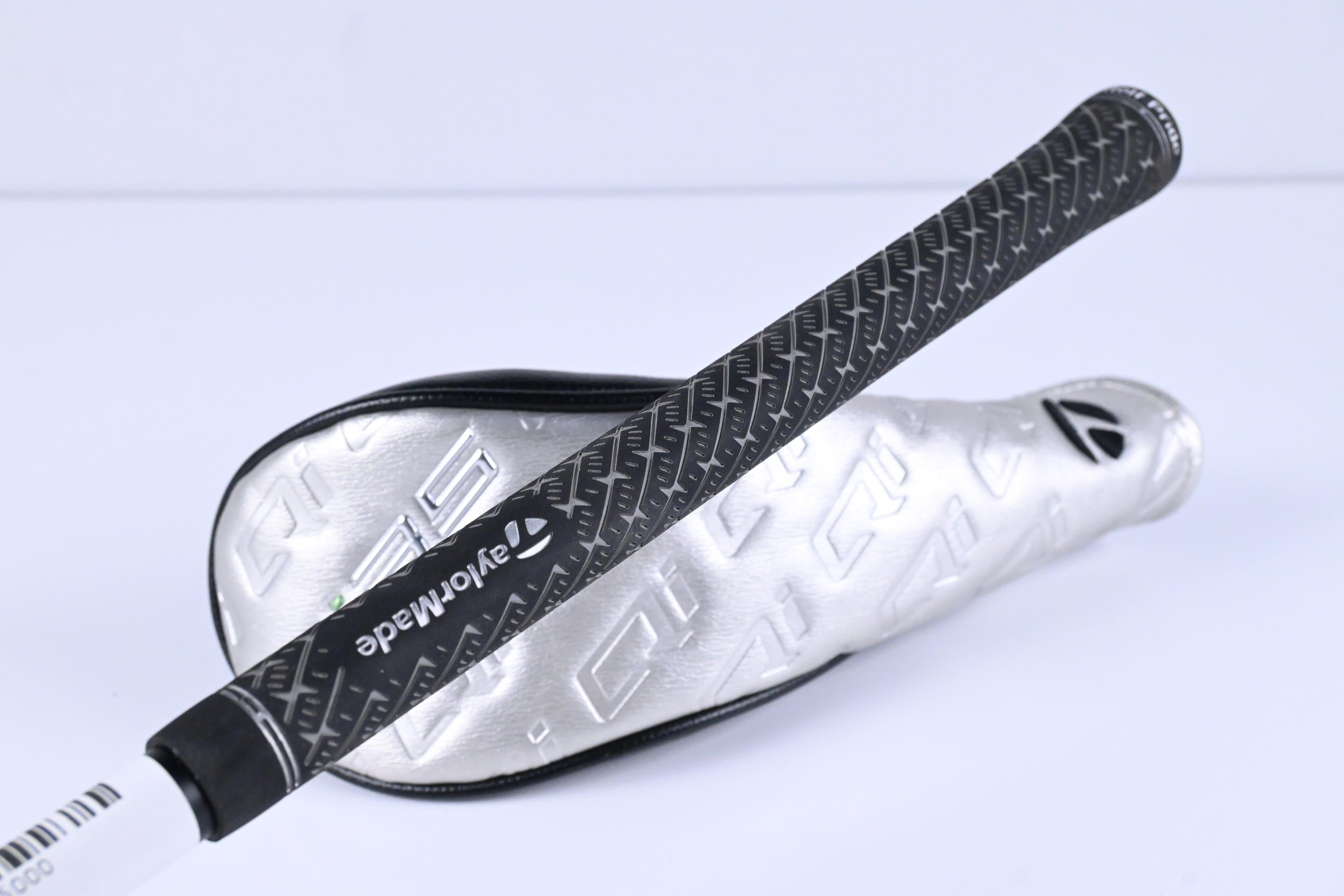 Taylormade Qi35 #4 Hybrid / 23 Degree / Regular Flex Fujikura Air Speeder 50