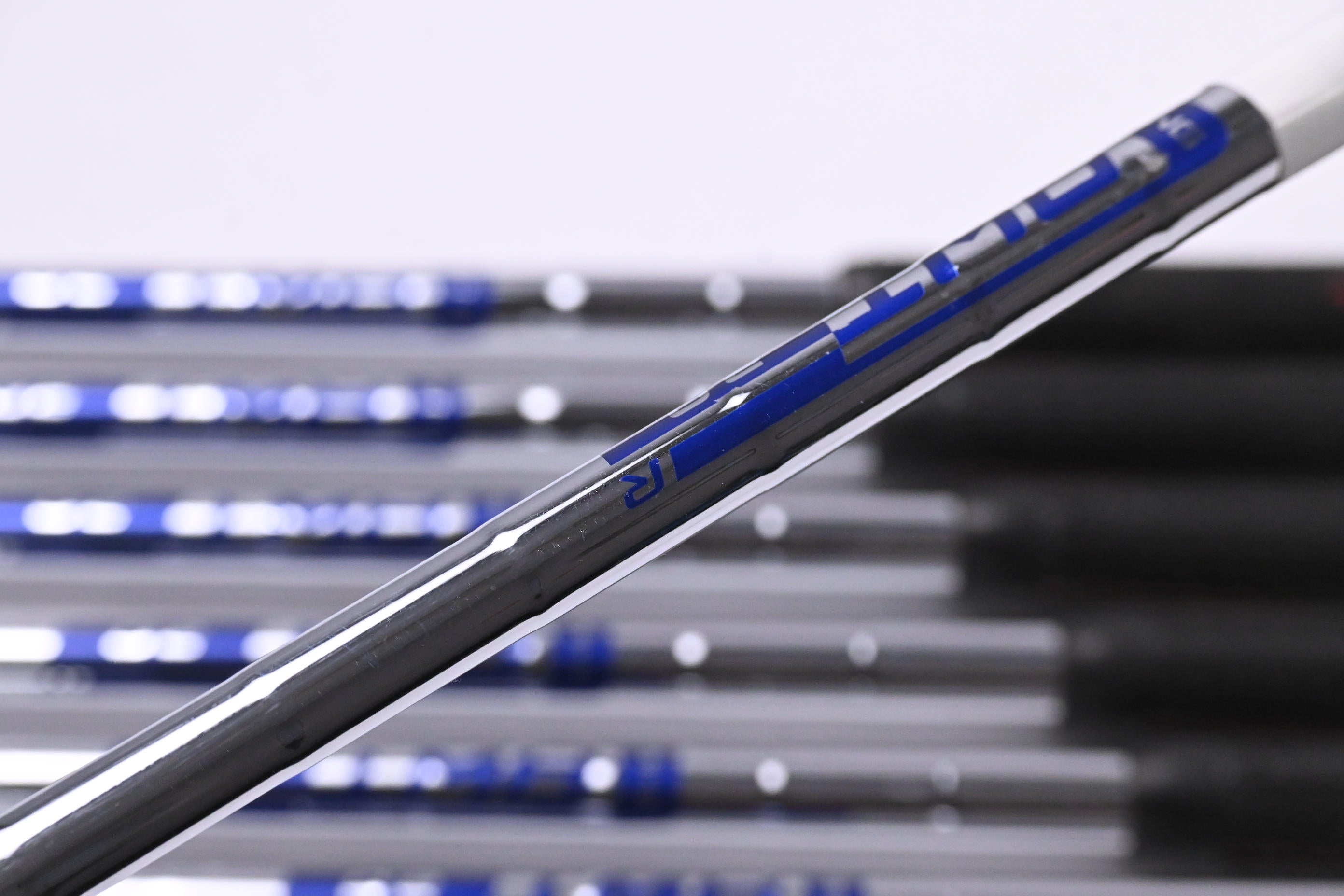 Ping G400 Irons / 5-PW+SW / Red Dot / Regular Flex Ping AWT 2.0 Shafts