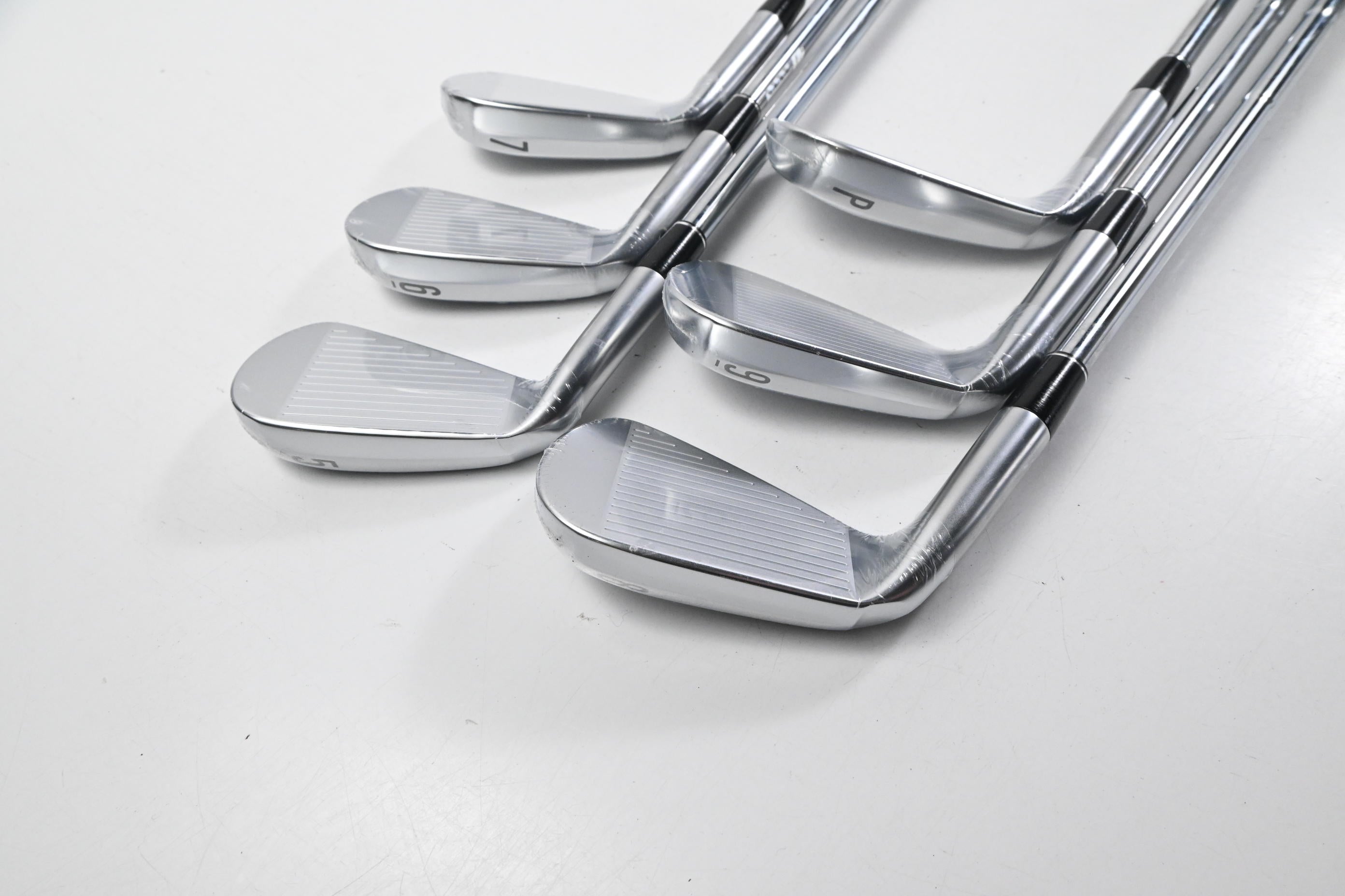 Srixon ZXi7 Irons / 5-PW / Stiff Flex Dynamic Gold Mid S300 115 Shafts