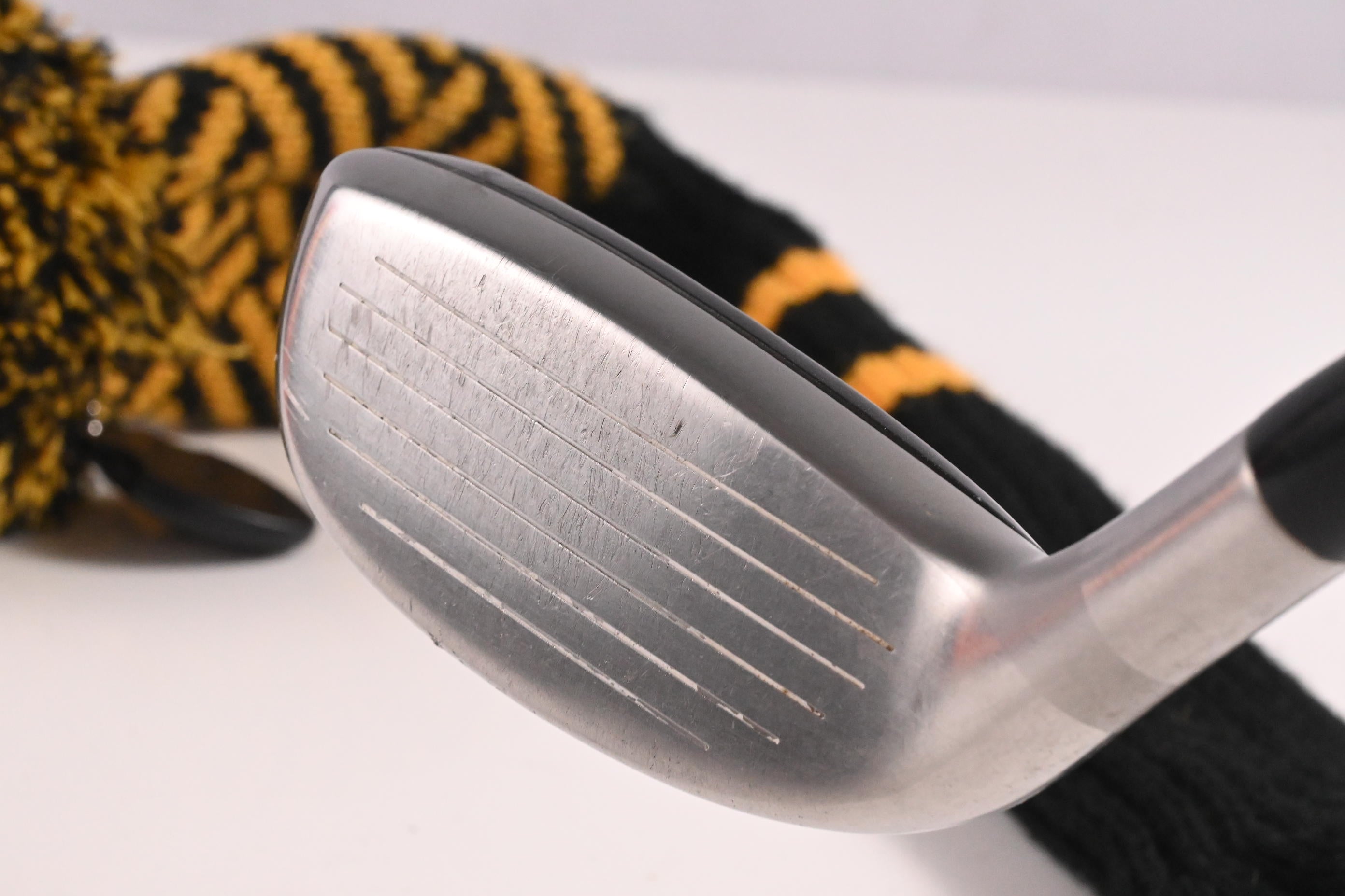 Cleveland HiBore #3 Hybrid / 22 Degree / Stiff Flex Cleveland 83 Shaft