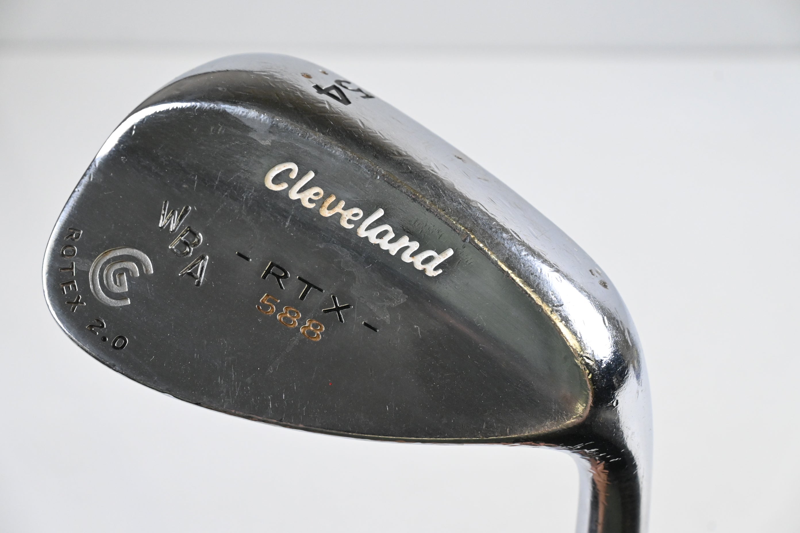 Cleveland 588 RTX Sand Wedge / 54 Degree / Wedge Flex Dynamic Gold Shaft