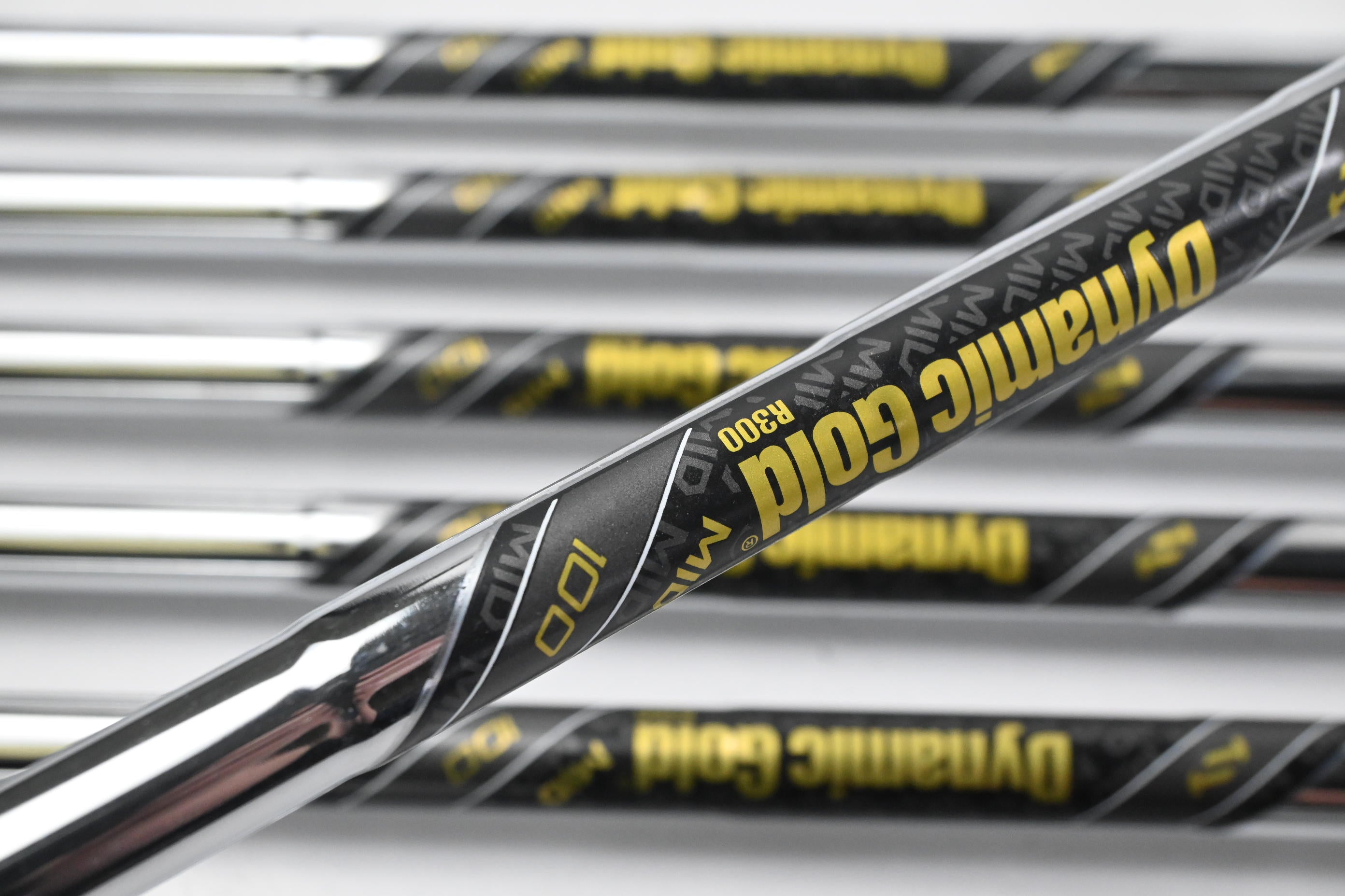 Mizuno Pro 245 Irons / 4-PW / Regular Flex Dynamic Gold R300 Mid 100 Shafts
