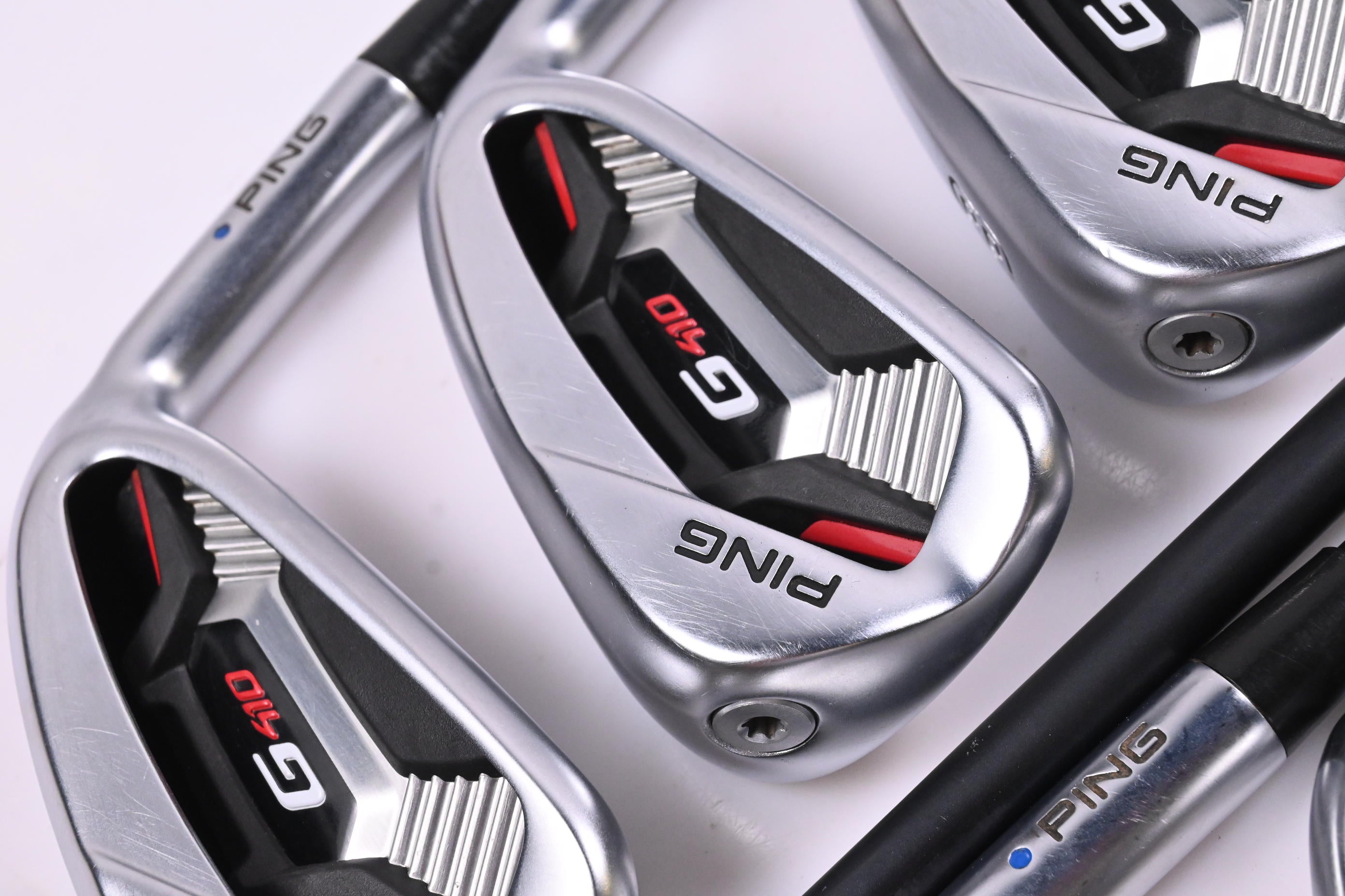 Ping G410 Irons / 6-PW+GW+SW / Blue Dot / Regular Flex Ping Alta CB Red Shafts