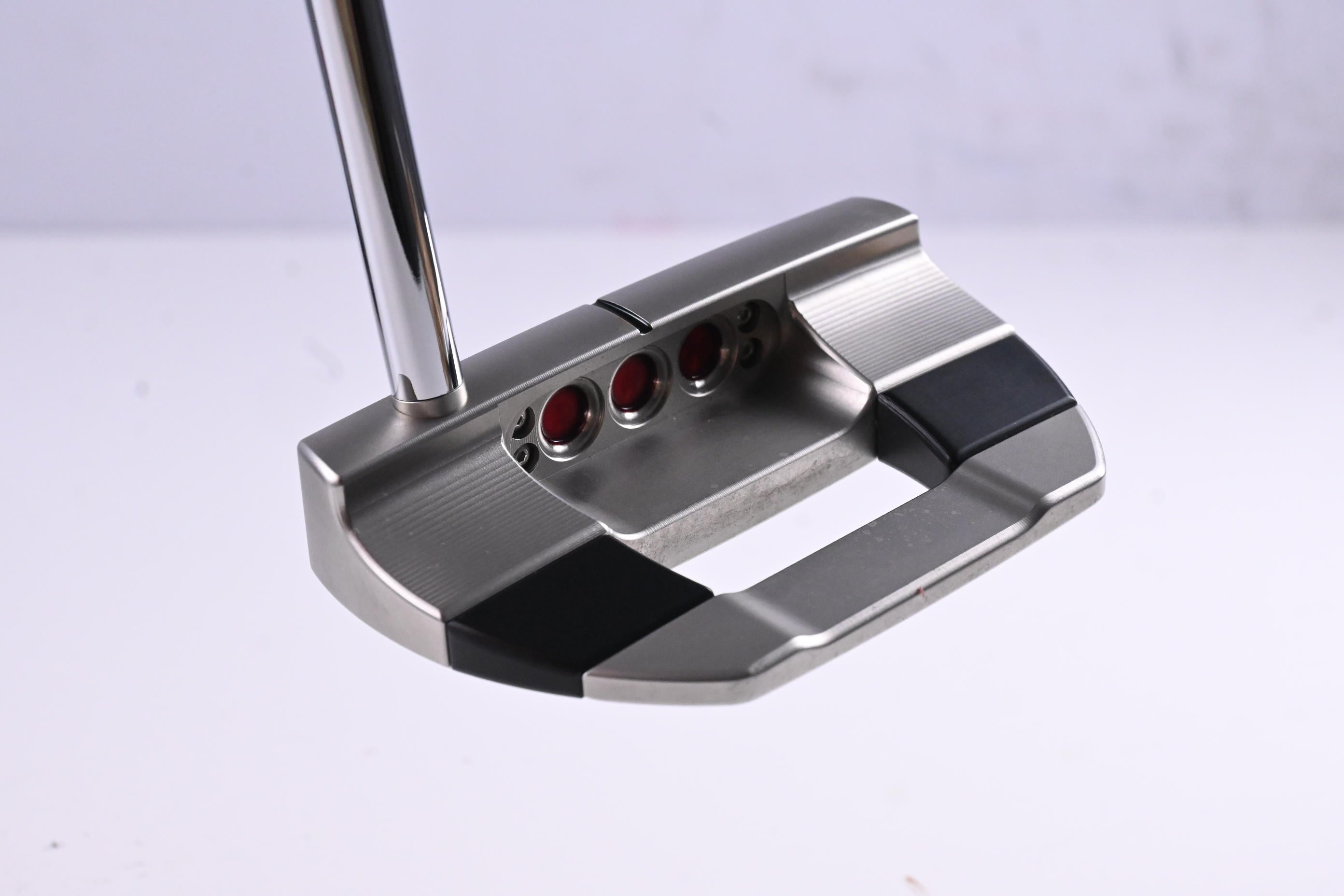 Scotty Cameron 2025 Studio Style Fastback Putter / 33 Inch