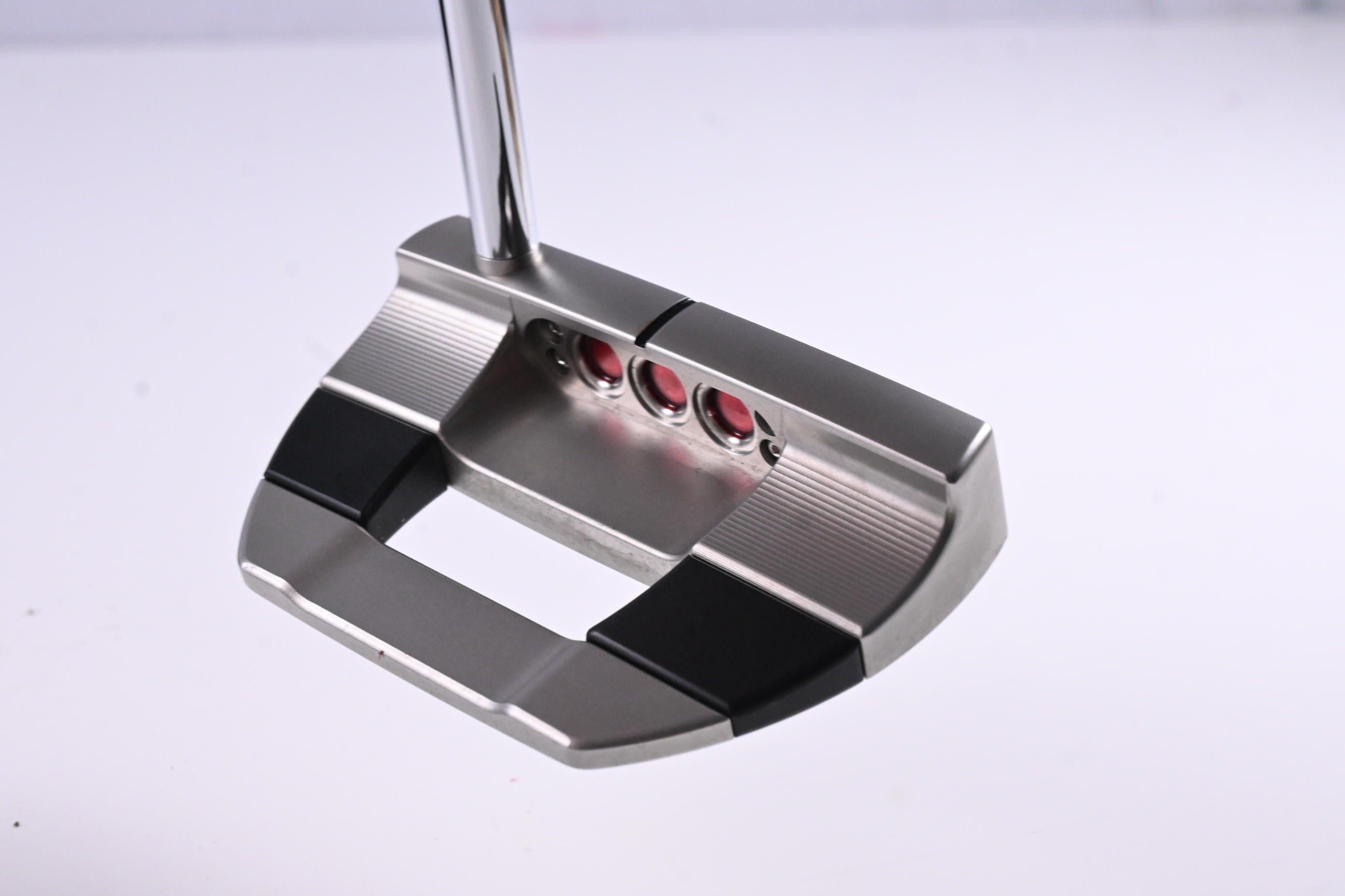 Scotty Cameron 2025 Studio Style Fastback Putter / 33 Inch