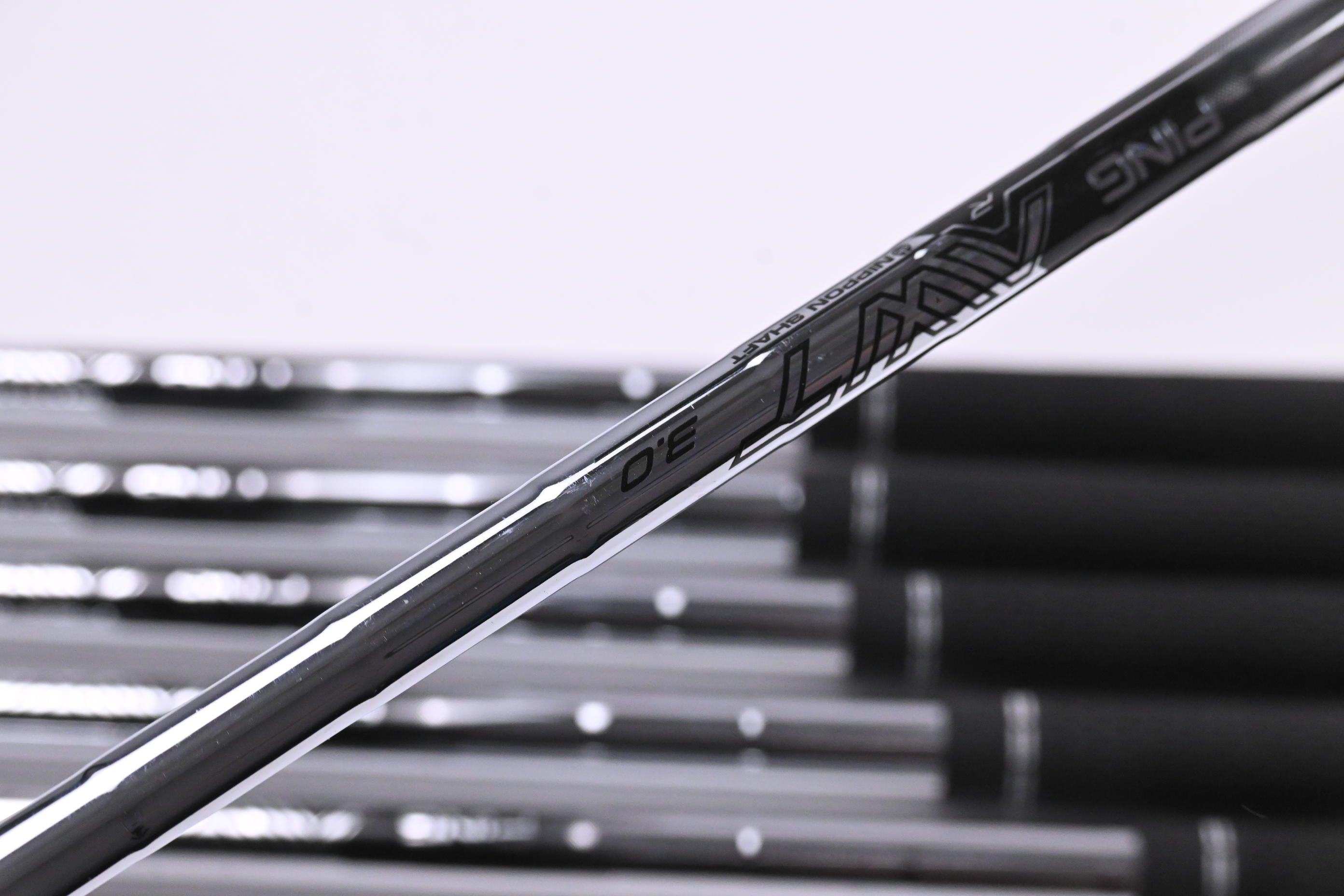 Ping G730 Irons / 6-PW+50° / Black Dot / Regular Flex Ping AWT 3.0 Shafts