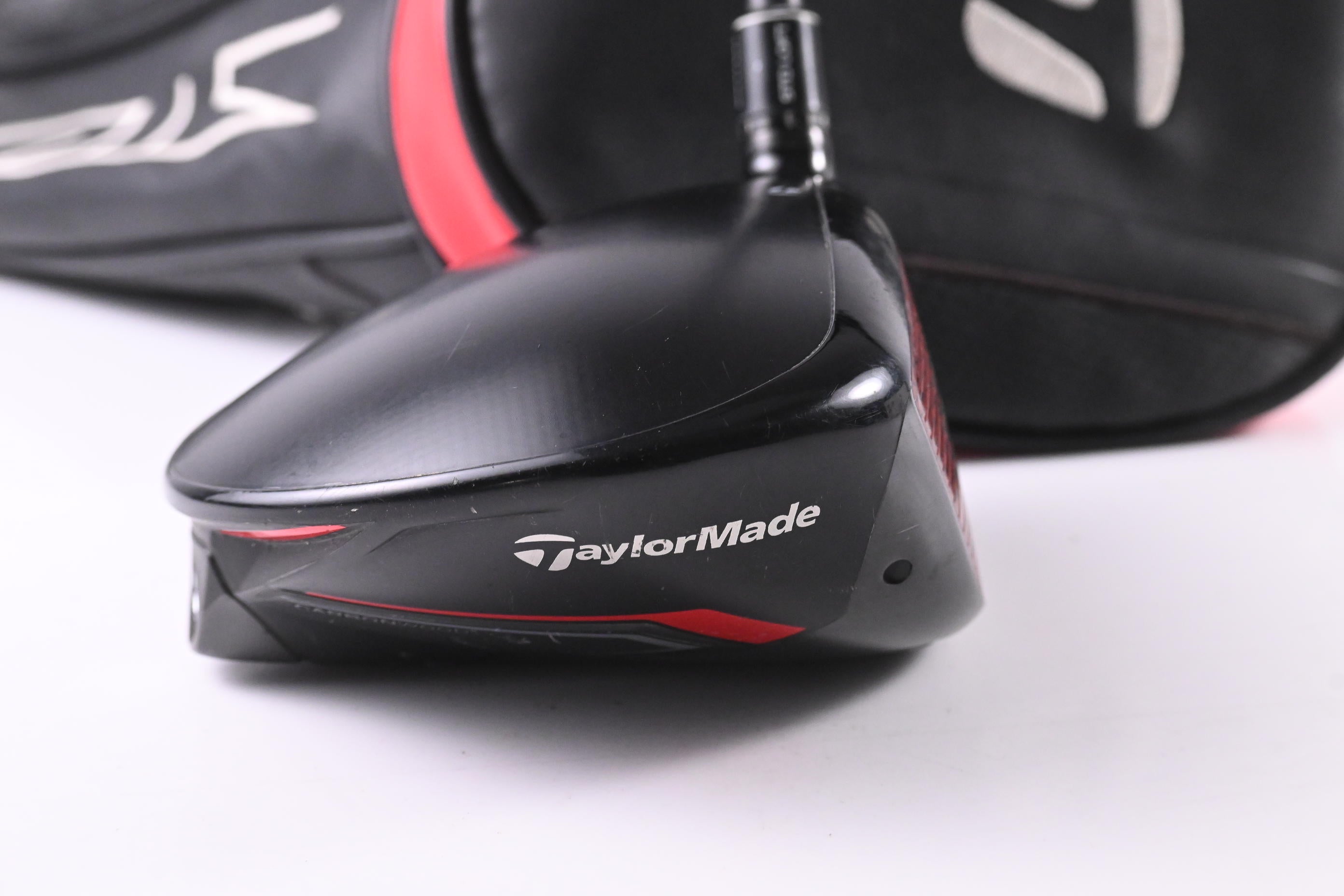 Taylormade Stealth Driver / 10.5 Degree / Regular Flex Fujikura Speeder 57 Shaft