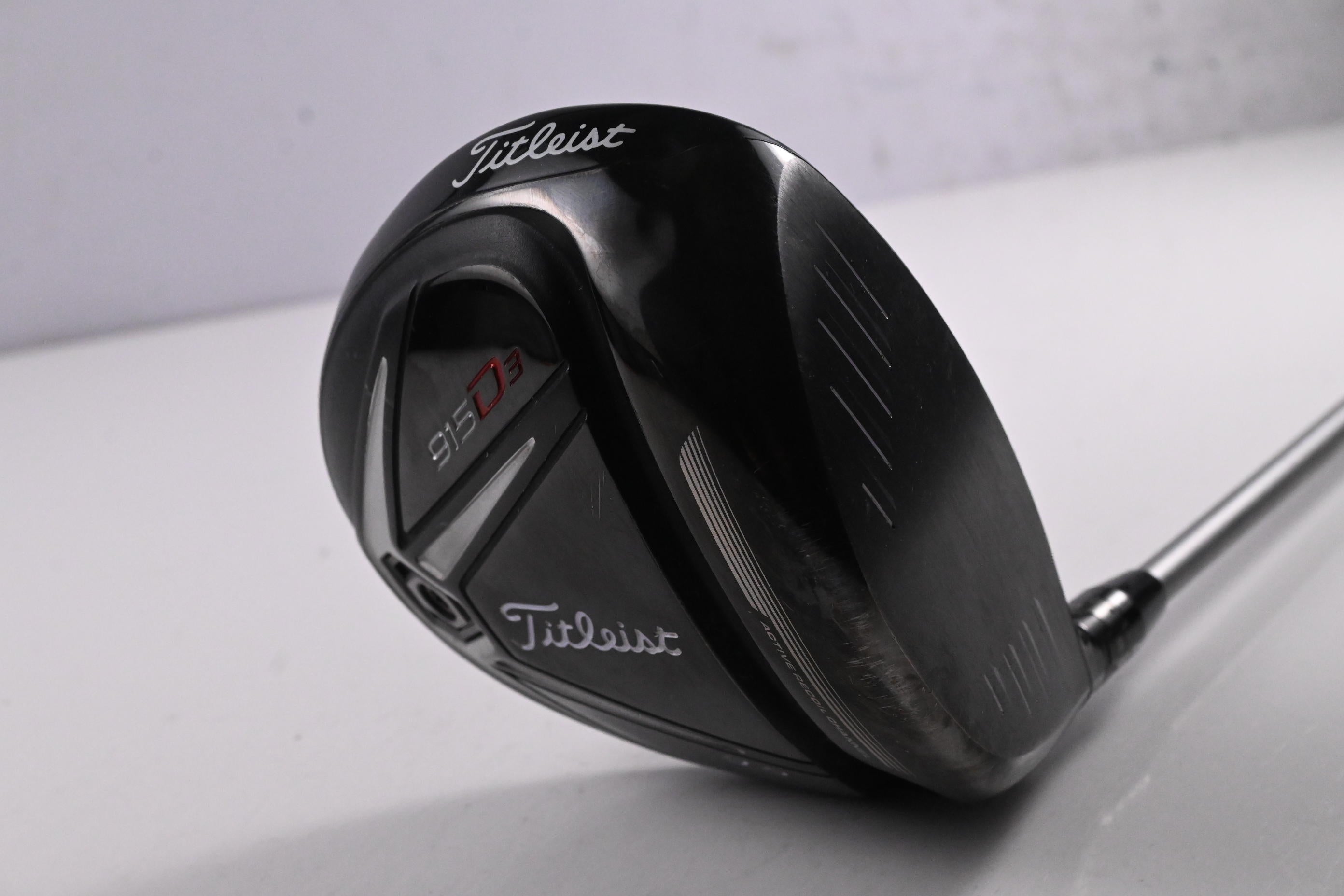 Titleist 915 D3 Driver / 9.5 Degree / Regular Flex Diamana M+ 50 Shaft