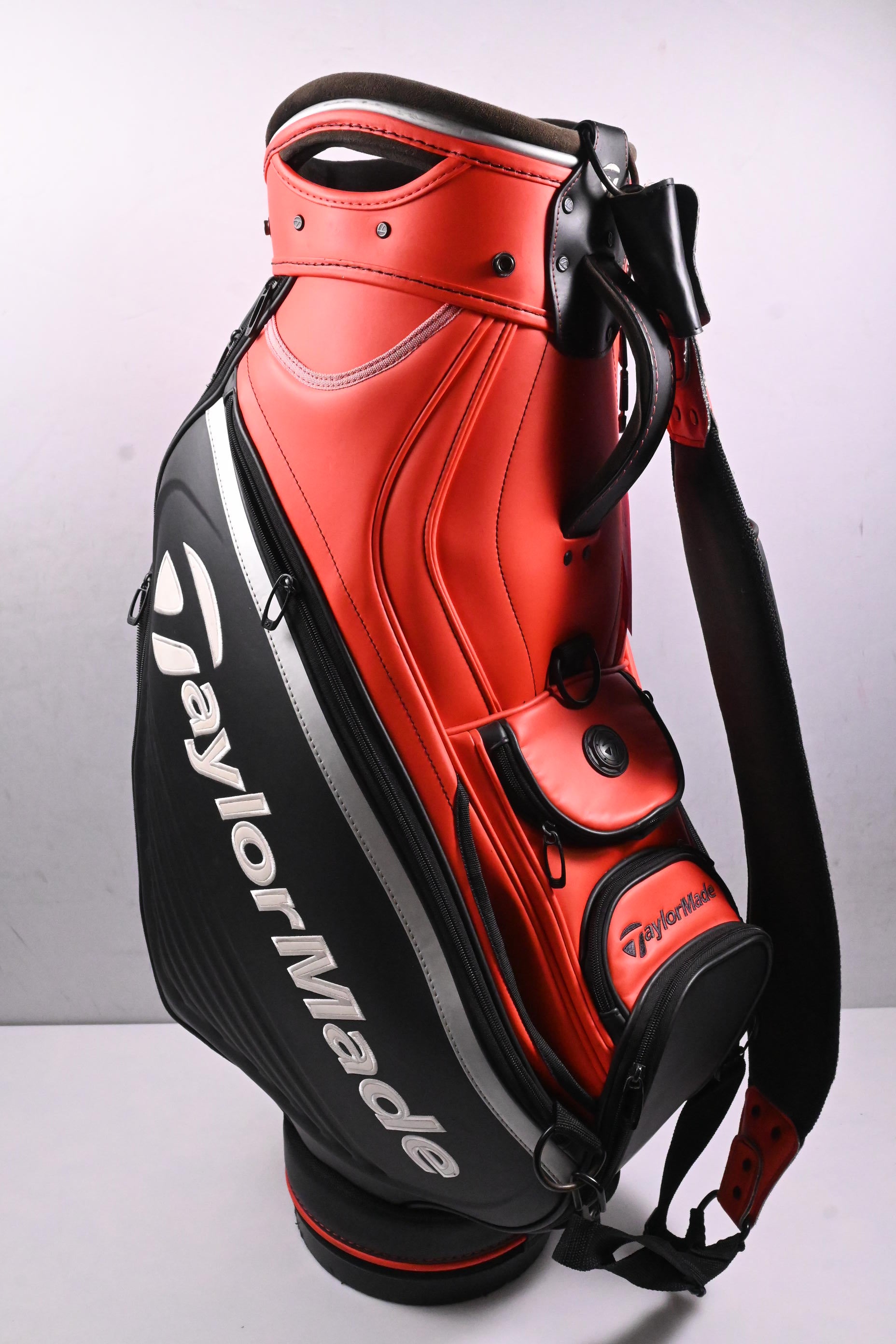 Taylormade Tour Bag / 6-Way Divider / Black, Red