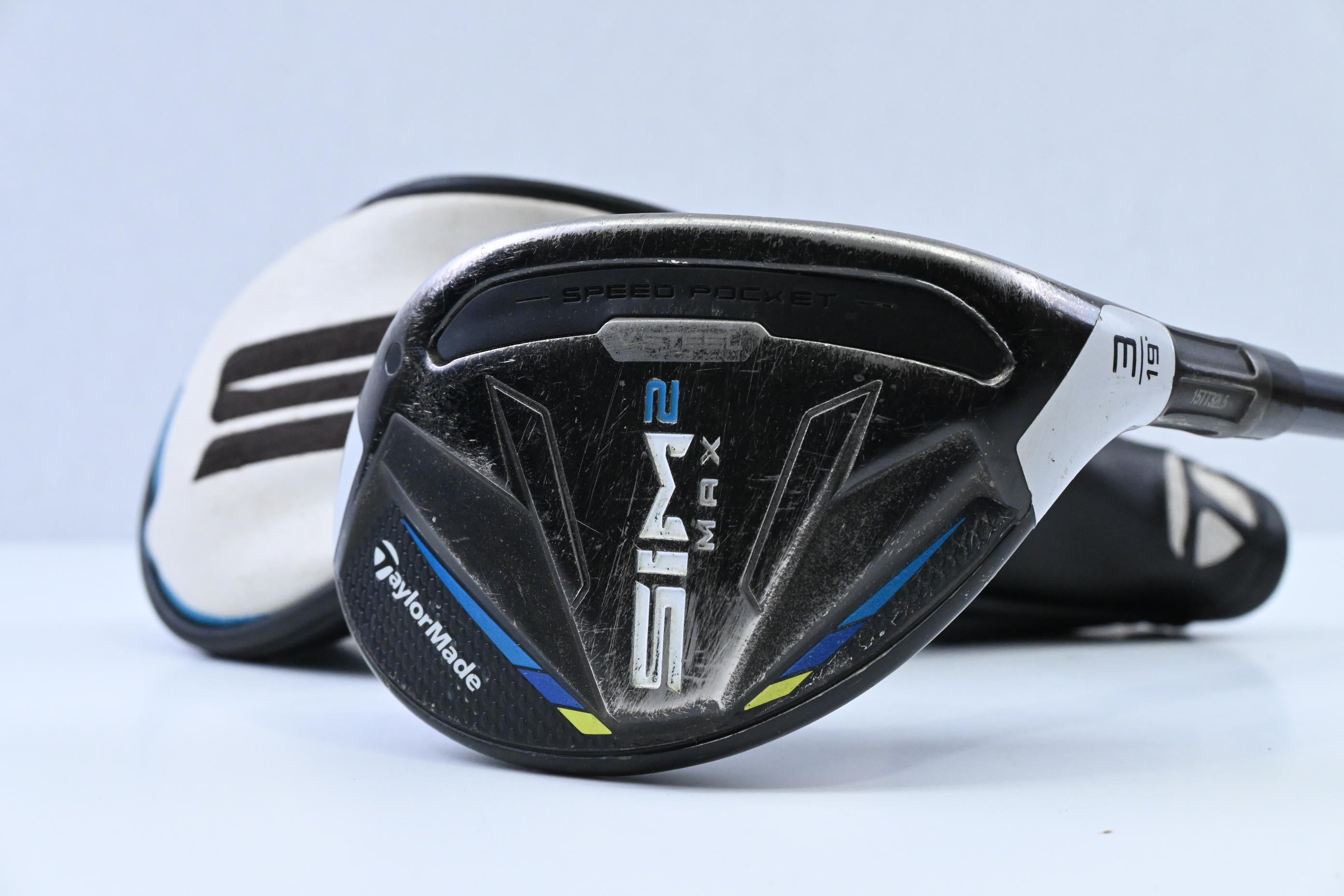 Taylormade SIM2 Max #3 Hybrid / 19 Degree / Regular Flex Fujikura Ventus Blue 6