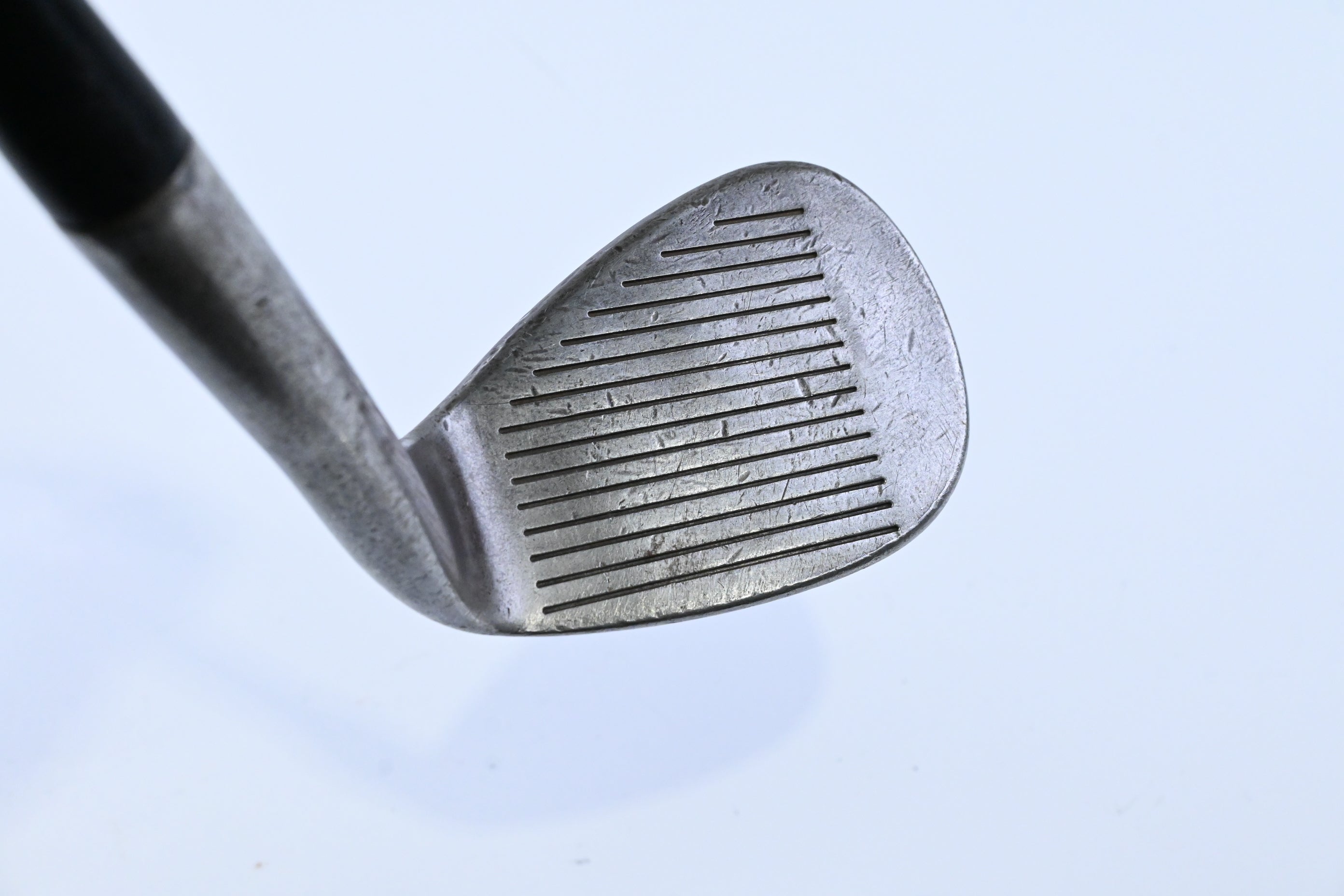 Left Hand Cleveland 588 Sand Wedge / 56 Degree / Stiff Flex Dynamic Gold Shaft