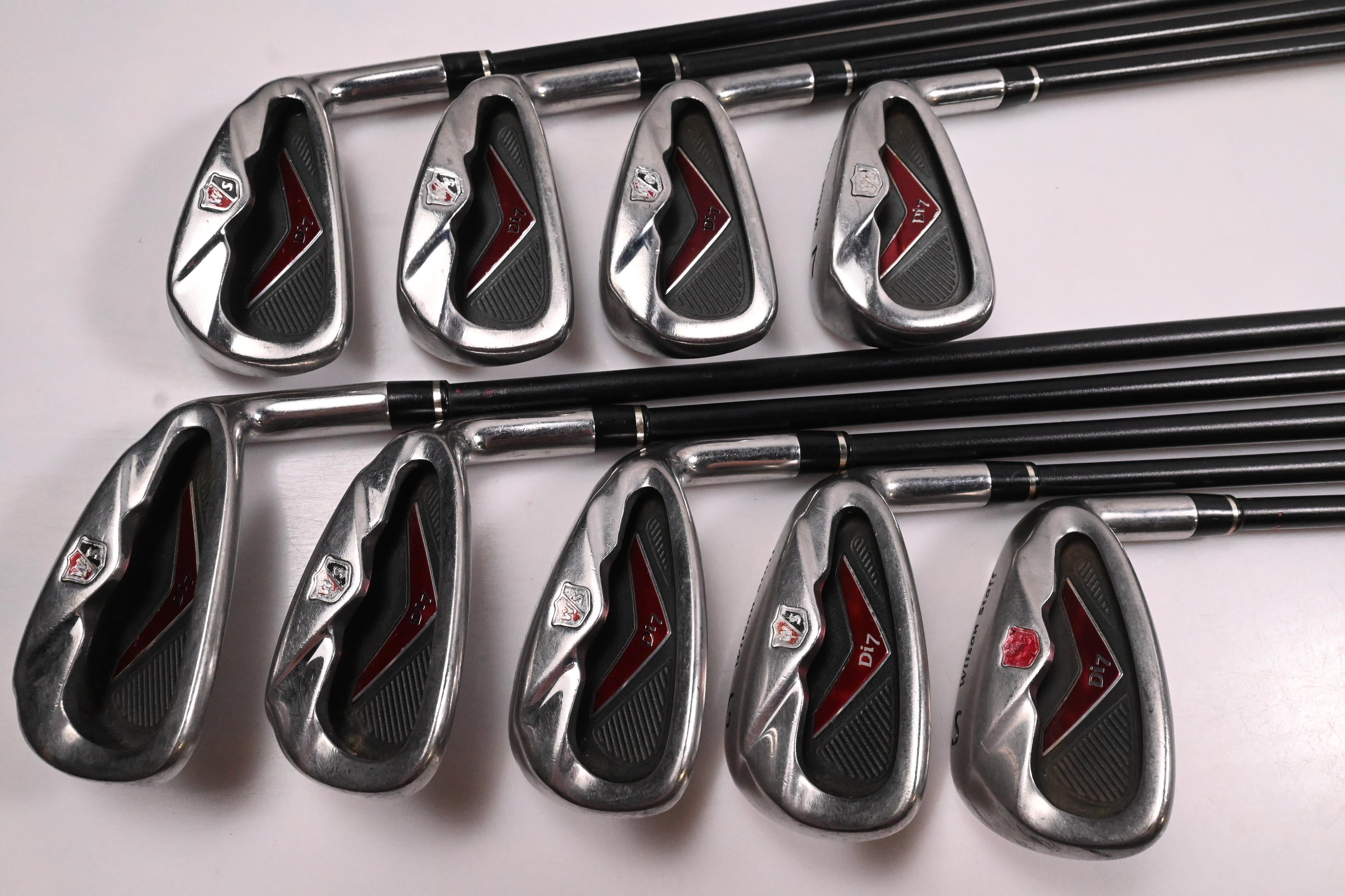 Wilson Di7 Irons / 4-PW+GW / Regular Flex UST Proforce V2 74 Shafts