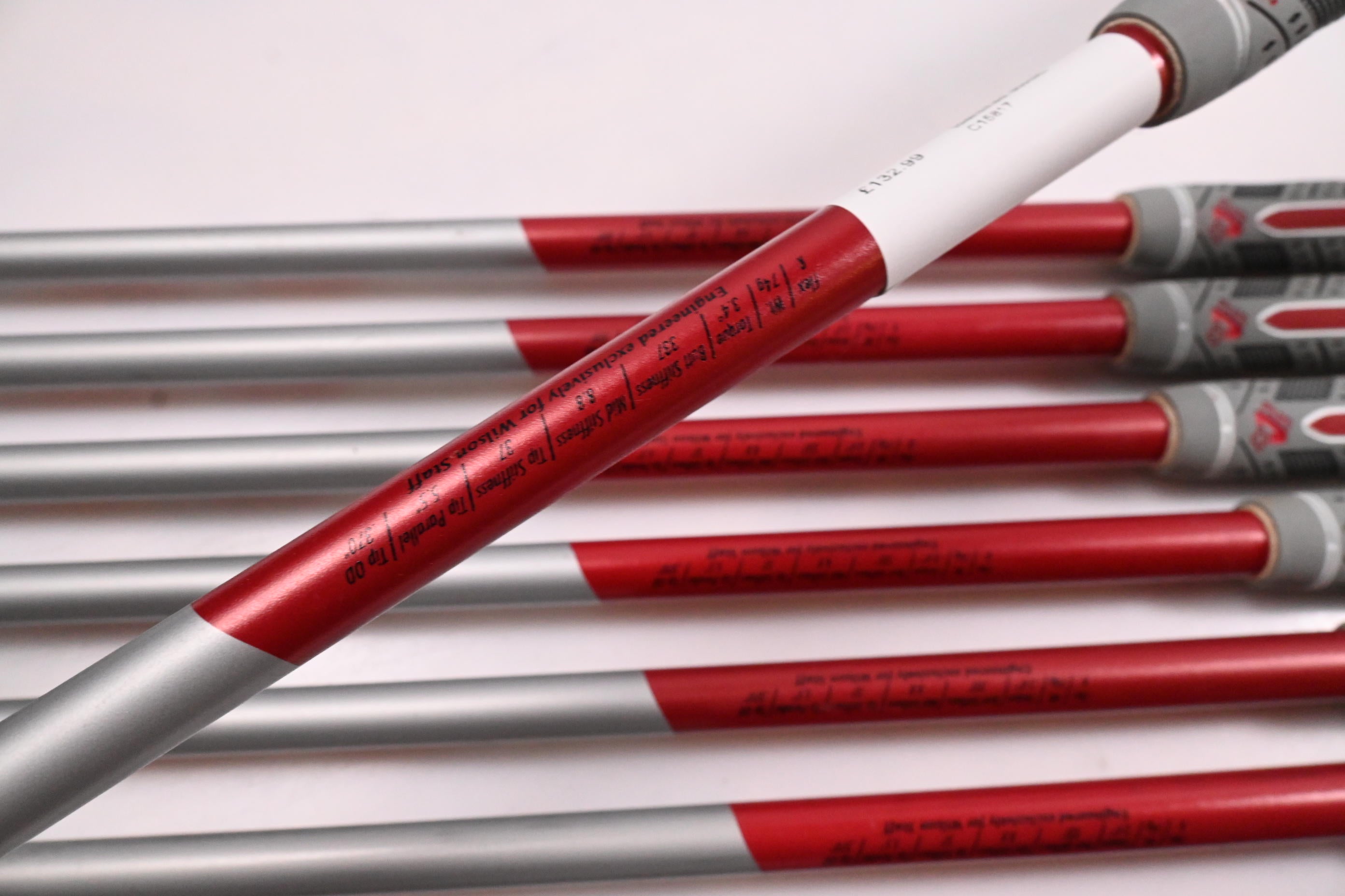 Wilson Di7 Irons / 4-PW+GW / Regular Flex UST Proforce V2 74 Shafts