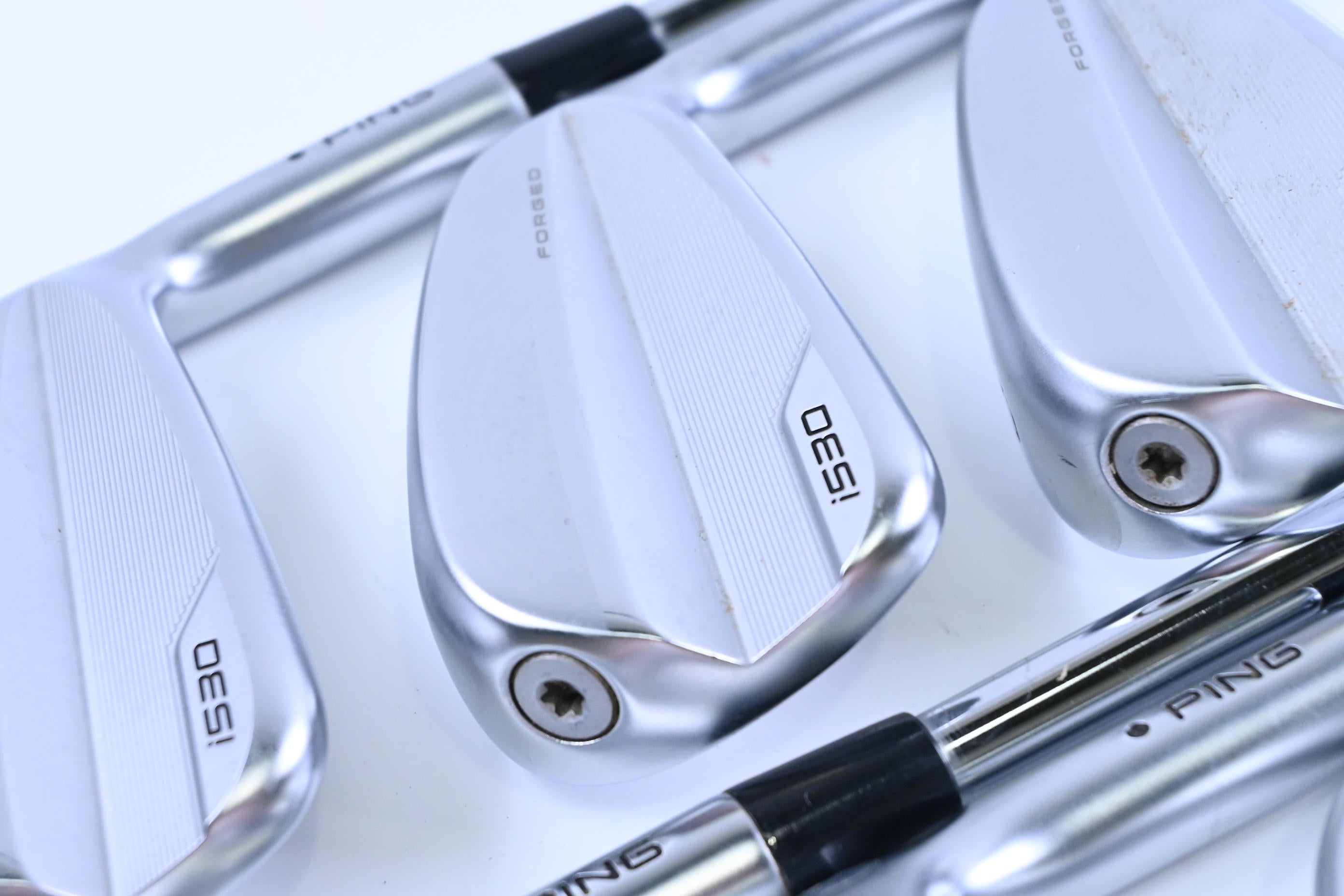 Ping i530 Irons / 6-PW+UW / Black Dot / Stiff Flex Dynamic Gold 105 S300 Shafts