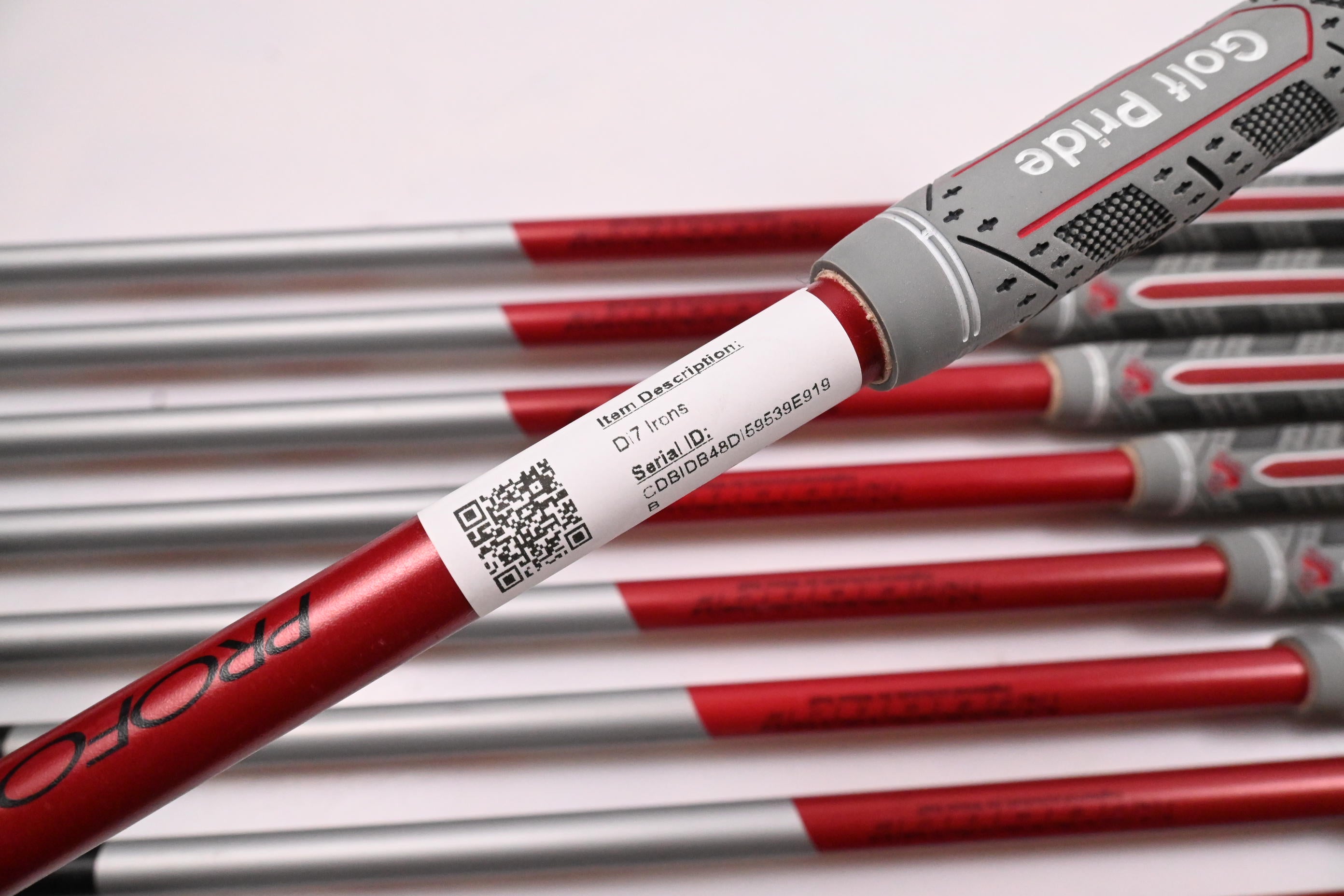 Wilson Di7 Irons / 4-PW+GW / Regular Flex UST Proforce V2 74 Shafts