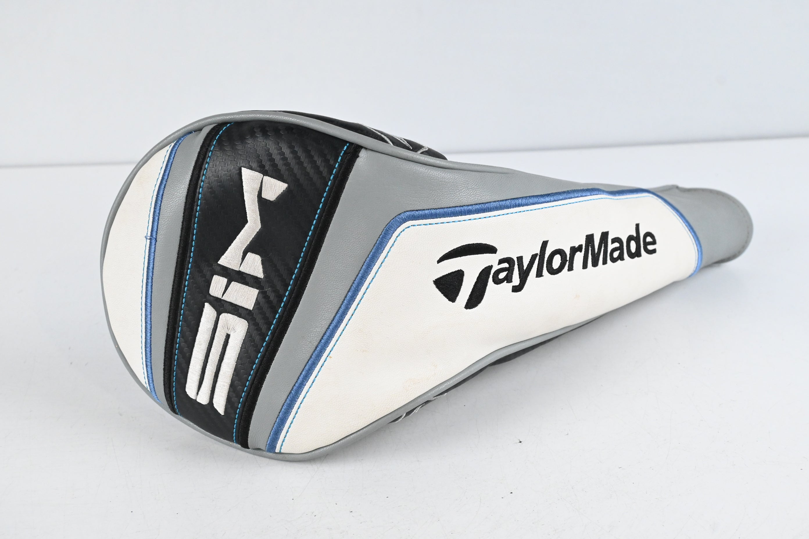 Taylormade SIM Driver / 9 Degree / Regular Flex Fujikura Atmos Red 5 Shaft