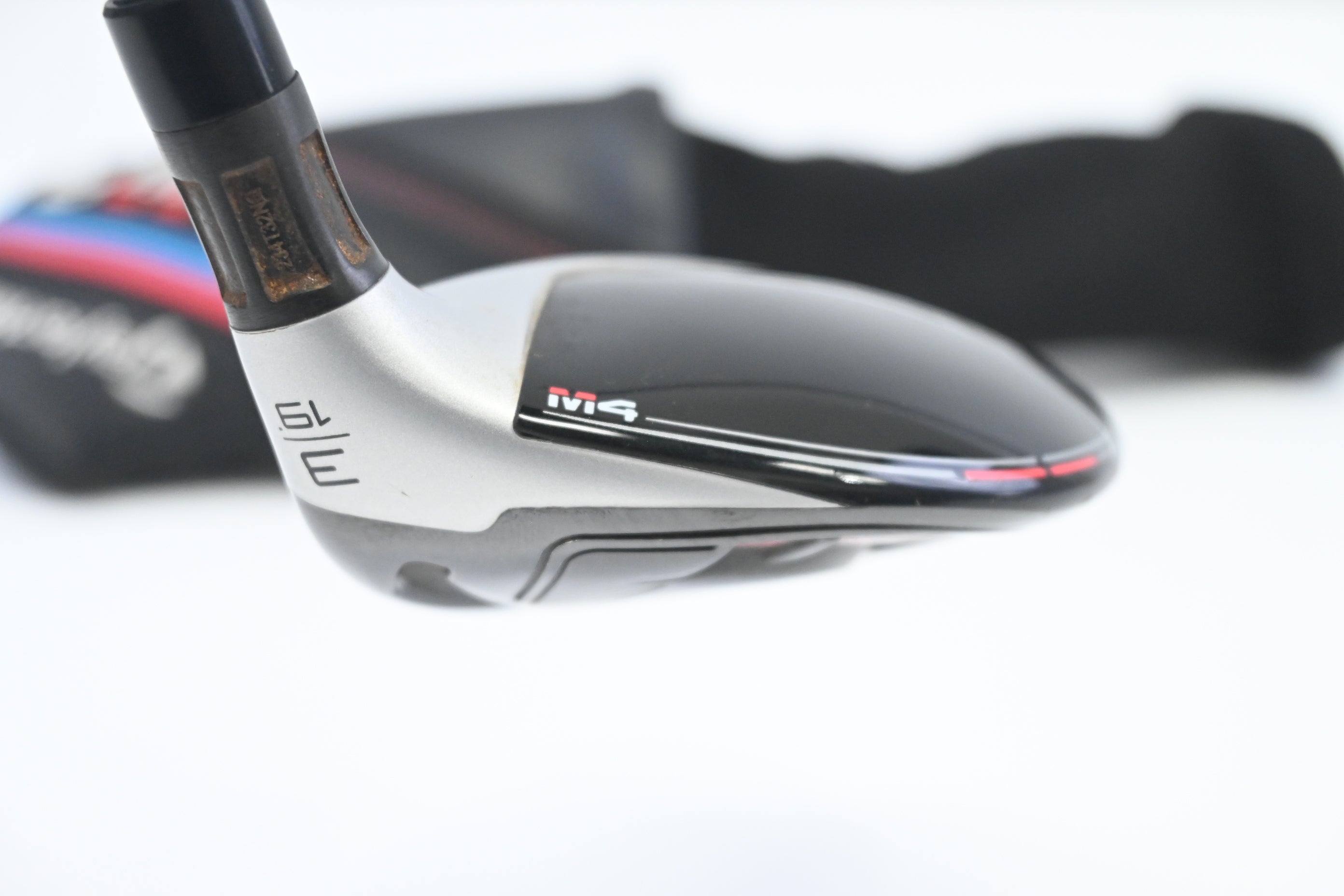 Taylormade M4 #3 Hybrid / 19 Degree / Regular Flex Fujikura Atmos Red 6 Shaft