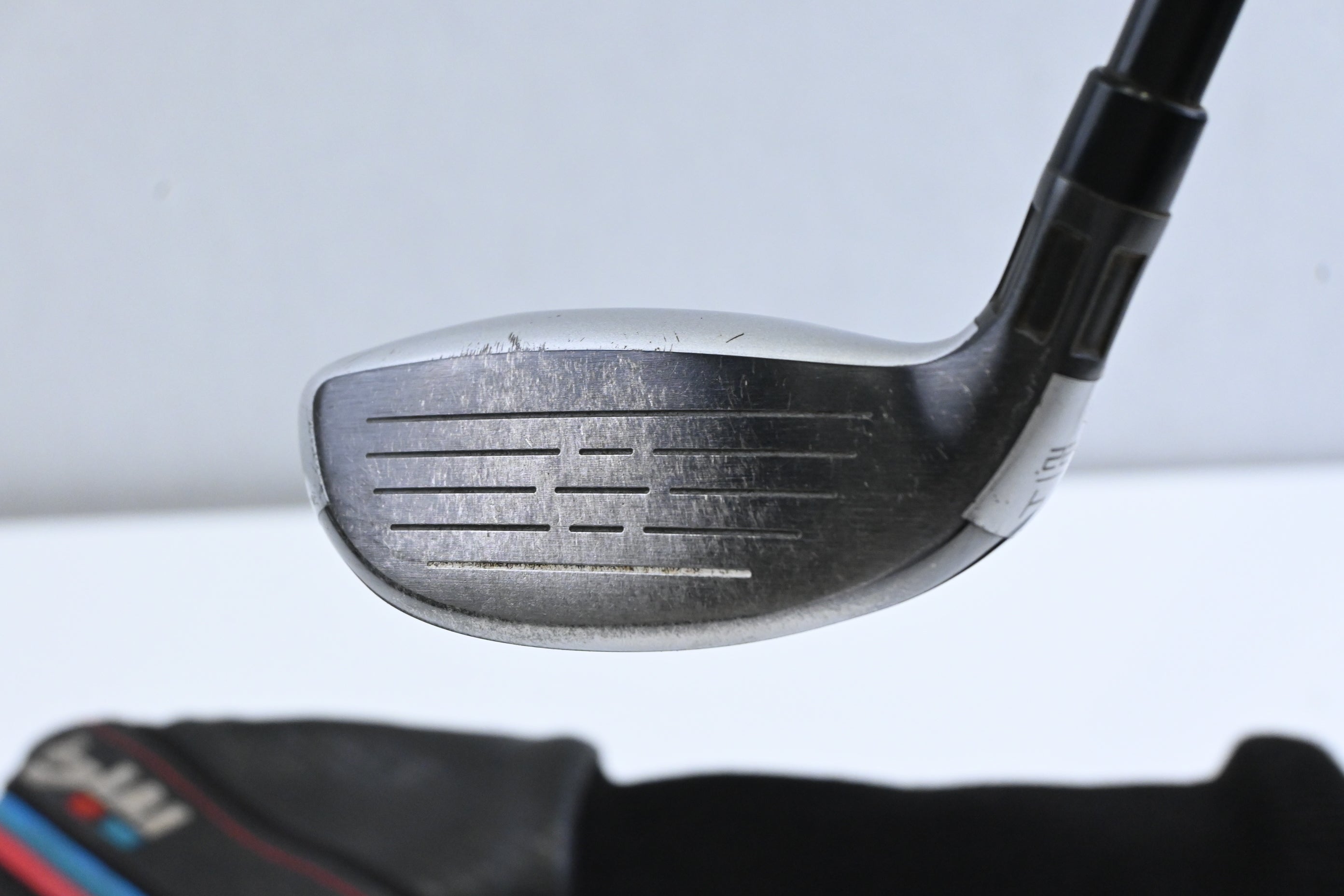 Taylormade M4 #4 Hybrid / 22 Degree / Regular Flex Fujikura Atmos Red 6 Shaft