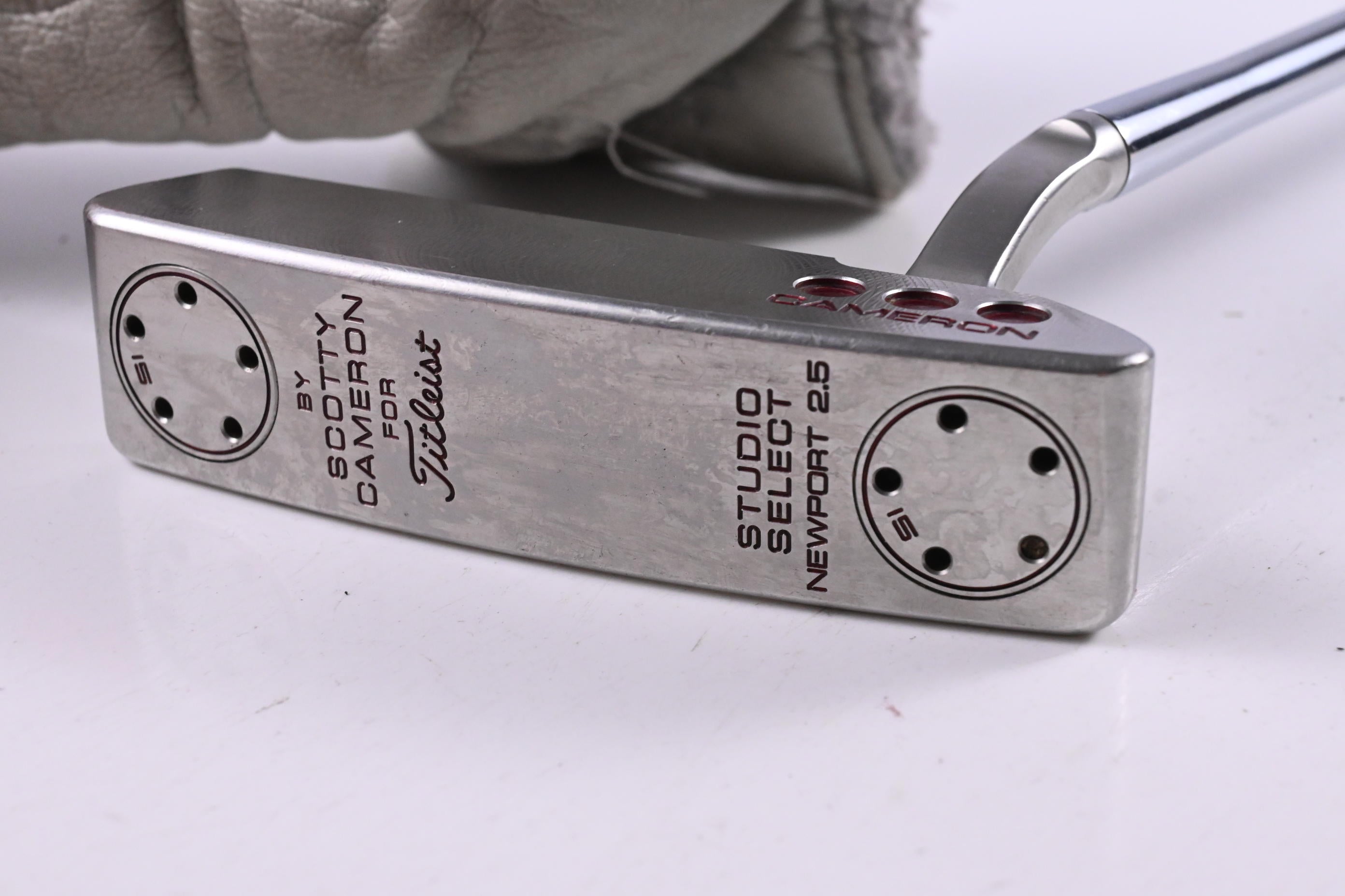 Scotty Cameron Studio Select Newport 2.5 Putter / 33 Inch