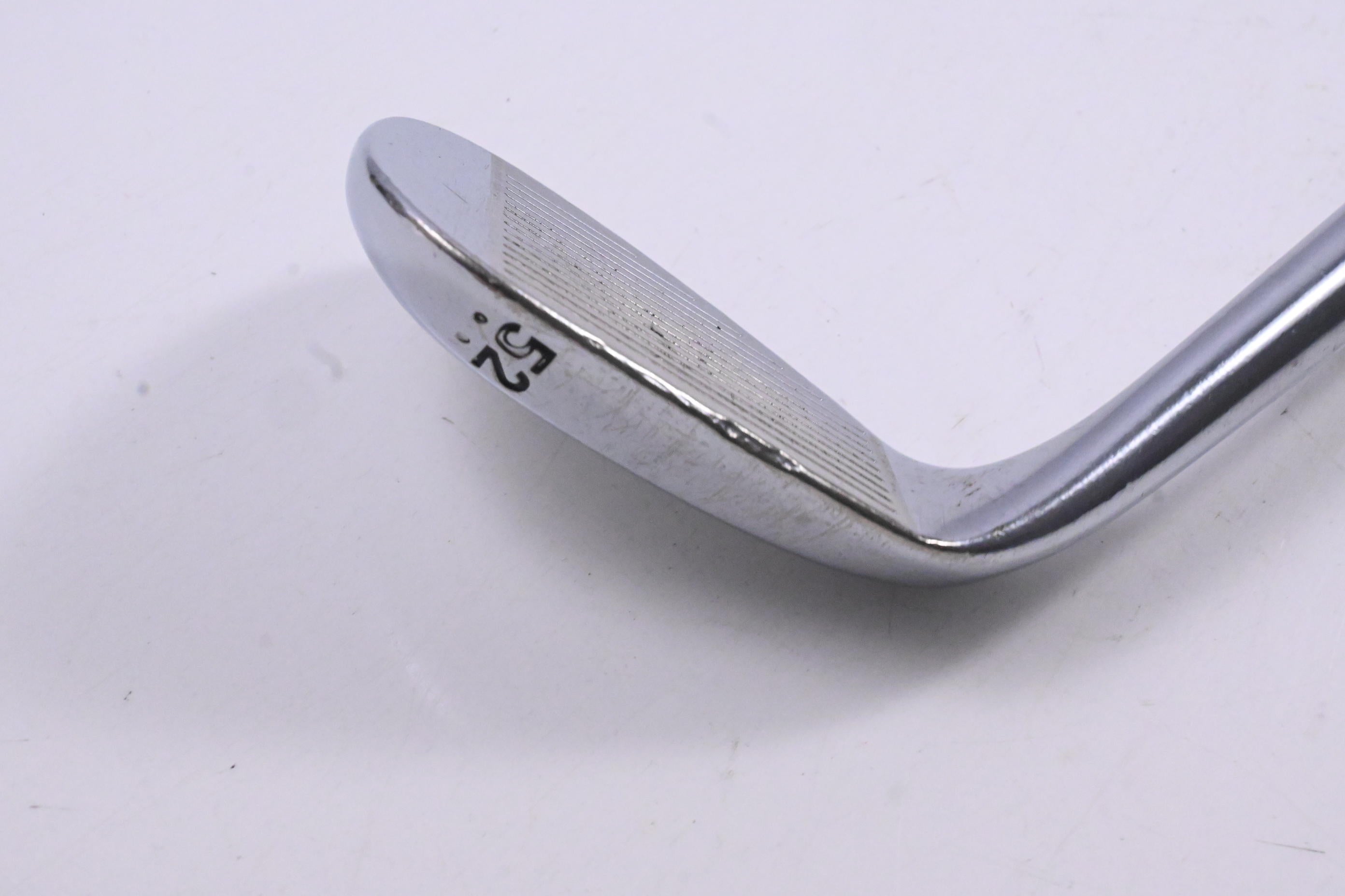 Cleveland 588 RTX Gap Wedge / 52 Degree / Wedge Flex True Temper Dynamic Gold