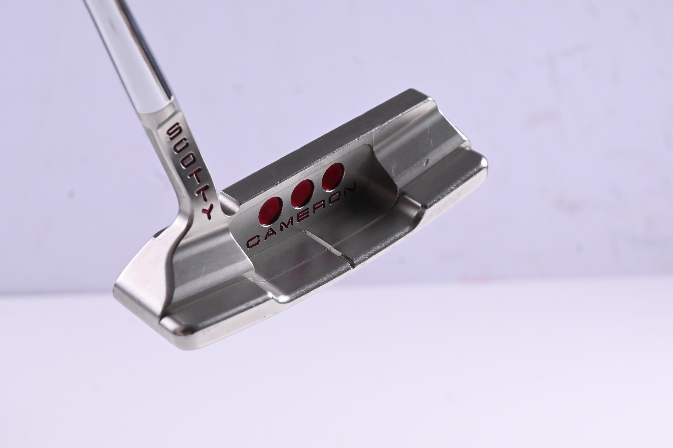 Scotty Cameron Studio Select Newport 2.5 Putter / 33 Inch