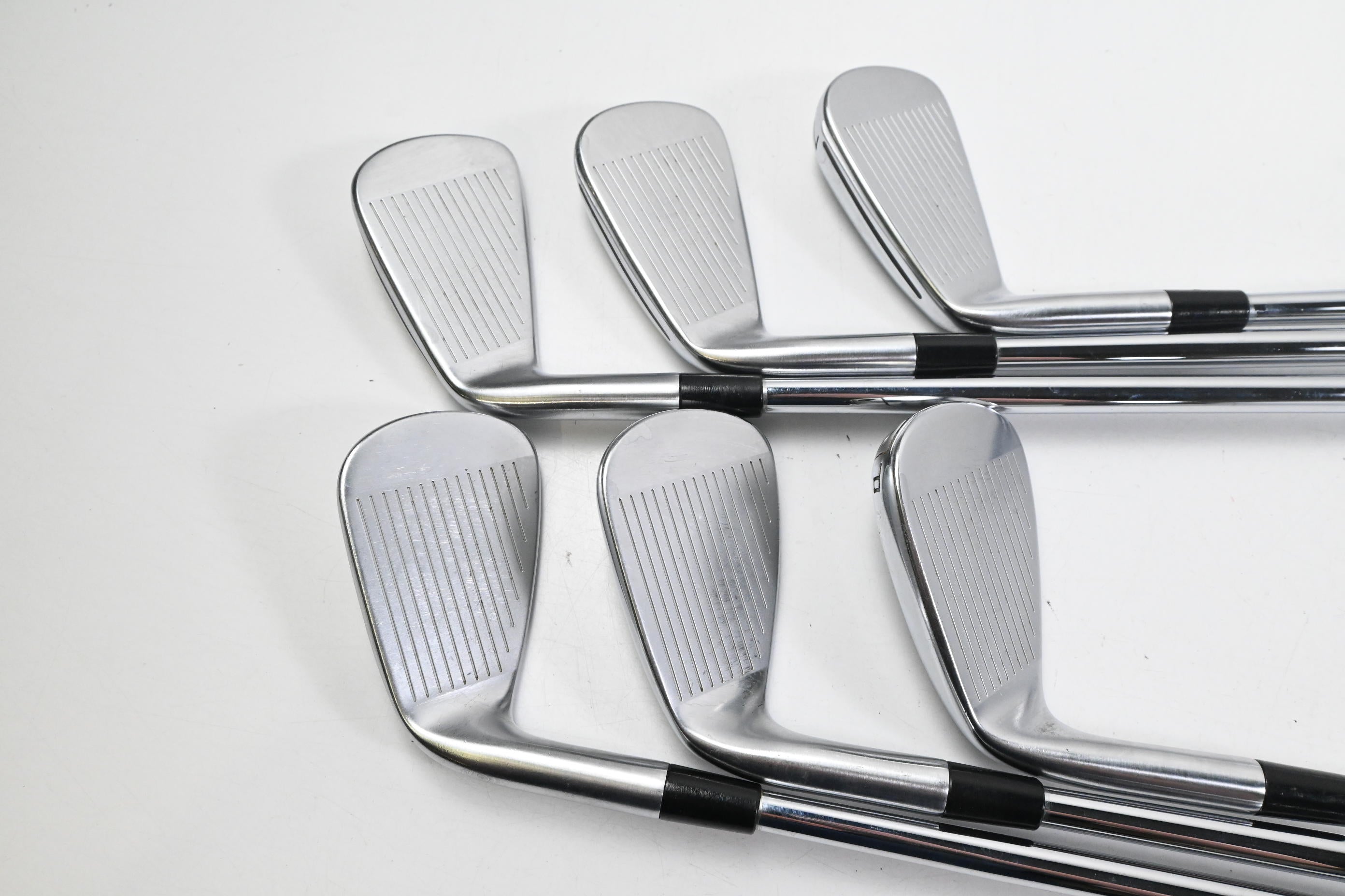 Taylormade P790 2019 Irons / 5-PW / Regular Flex Dynamic Gold 105 R300 Shafts