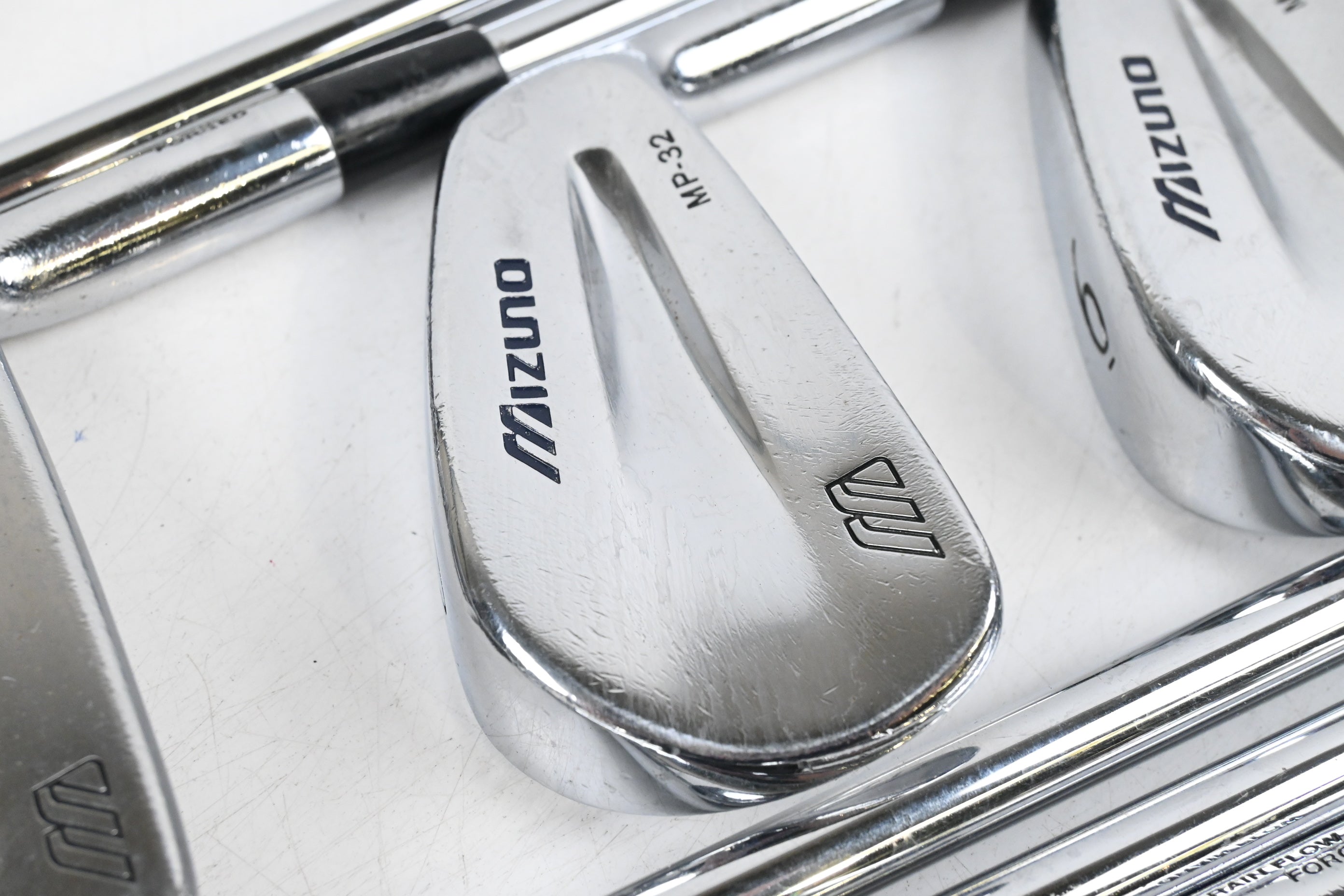 Mizuno MP-32 Irons / 3-PW / Regular Flex Dynamic Gold R300 Shafts