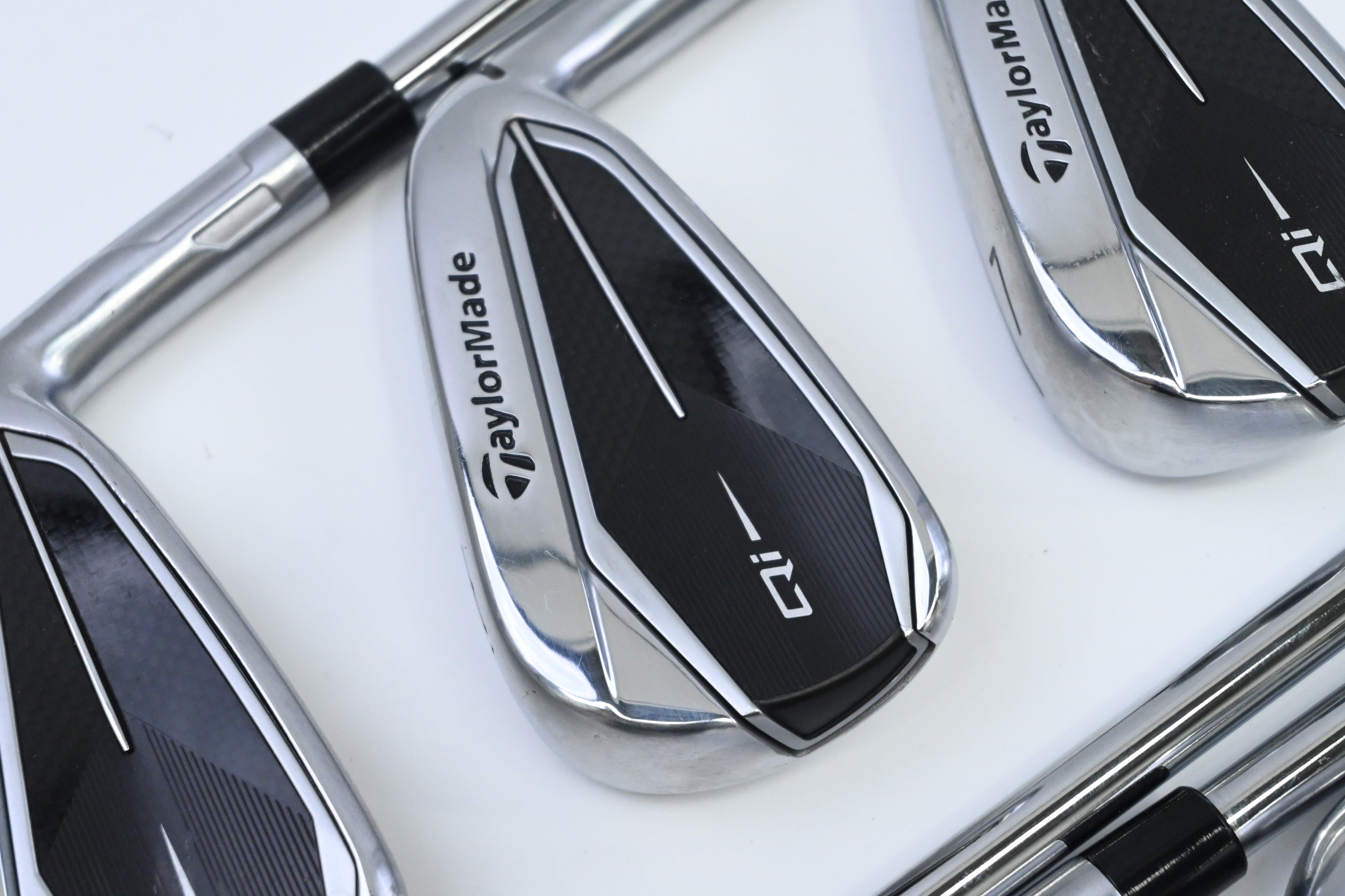 Taylormade Qi Irons / 5-PW+SW / Regular Flex KBS Max MT 85 Shafts