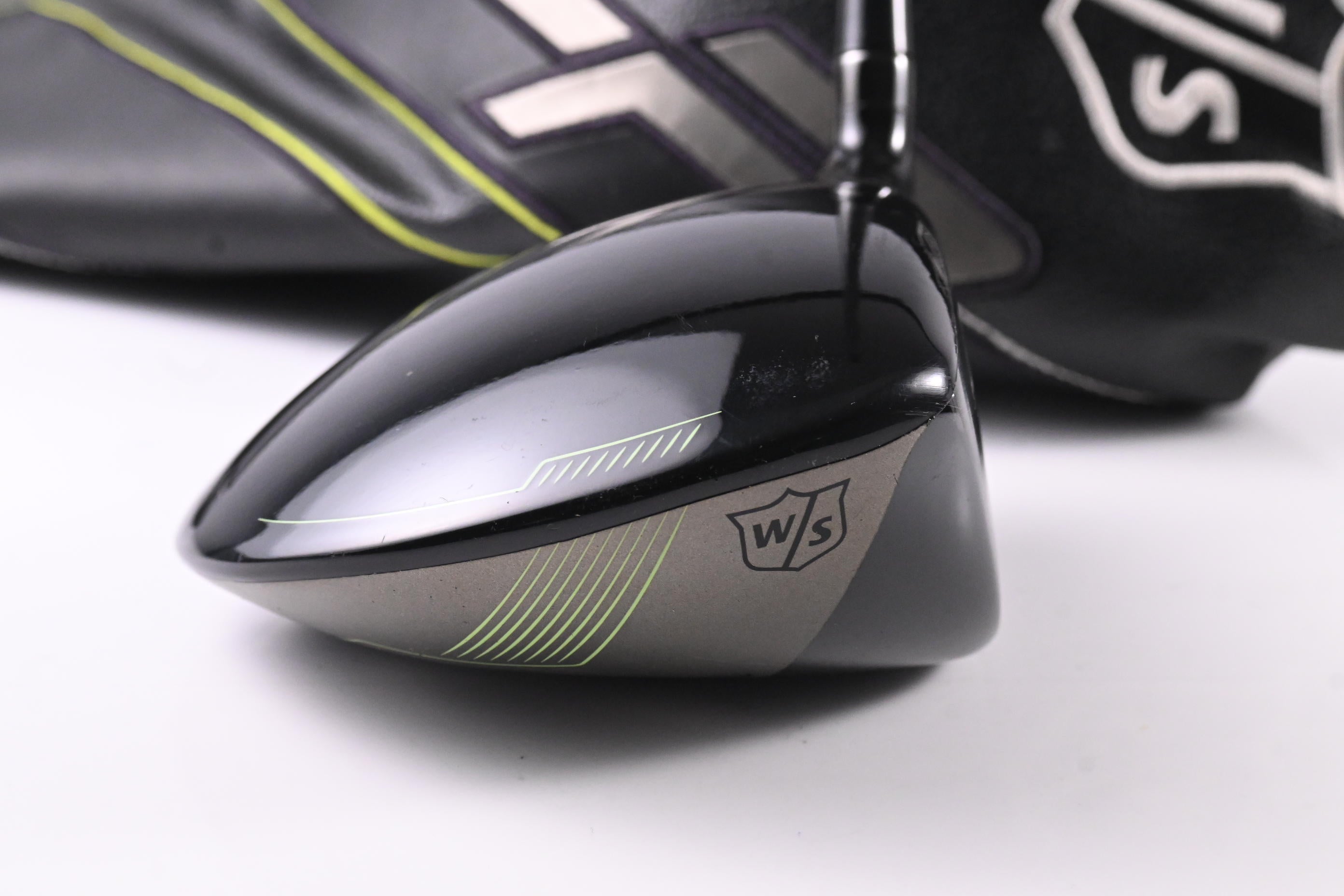 Wilson Launch Pad 2022 Driver / 10.5 Degree / Regular Flex EvenFlow 55 Shaft