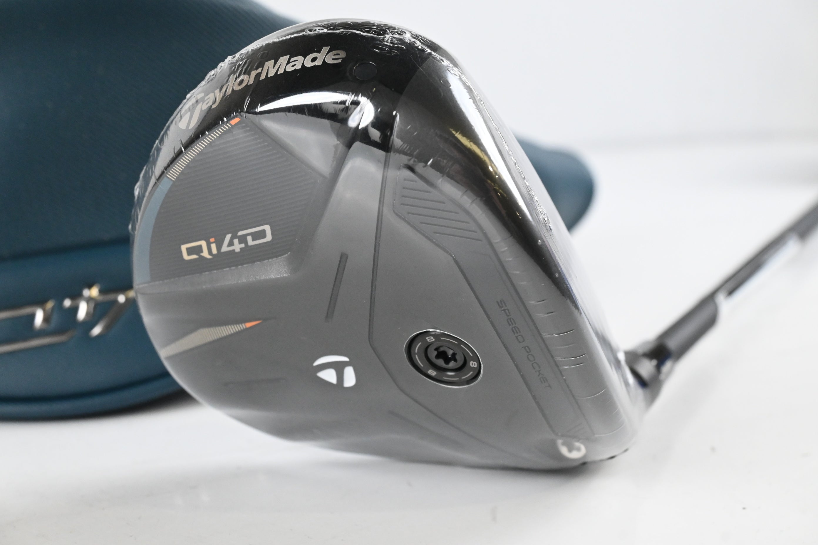 Taylormade Qi4D #5 Wood / 18 Degree / Stiff Flex Reax 65 Shaft