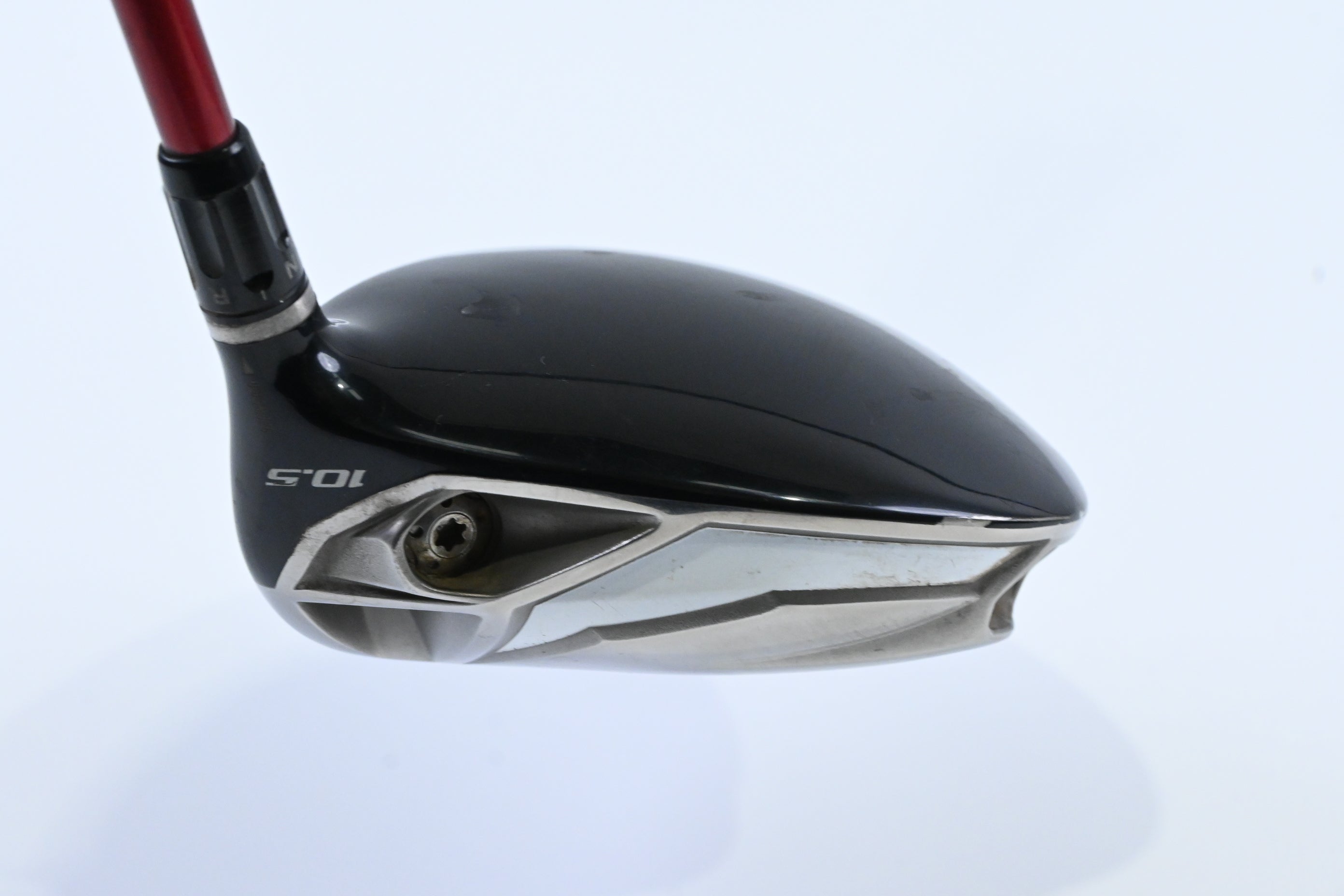 Taylormade R9 Driver / 10.5 Degree / Regular Flex Fujikura Motore 65 Shaft