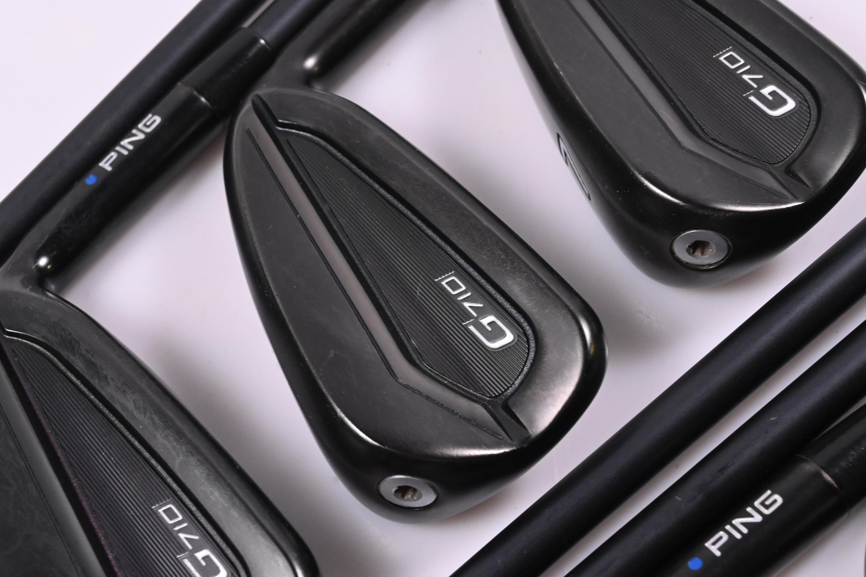 Ping G710 Irons / 4-PW+GW+SW / Blue Dot / Regular Flex Ping Alta CB Red