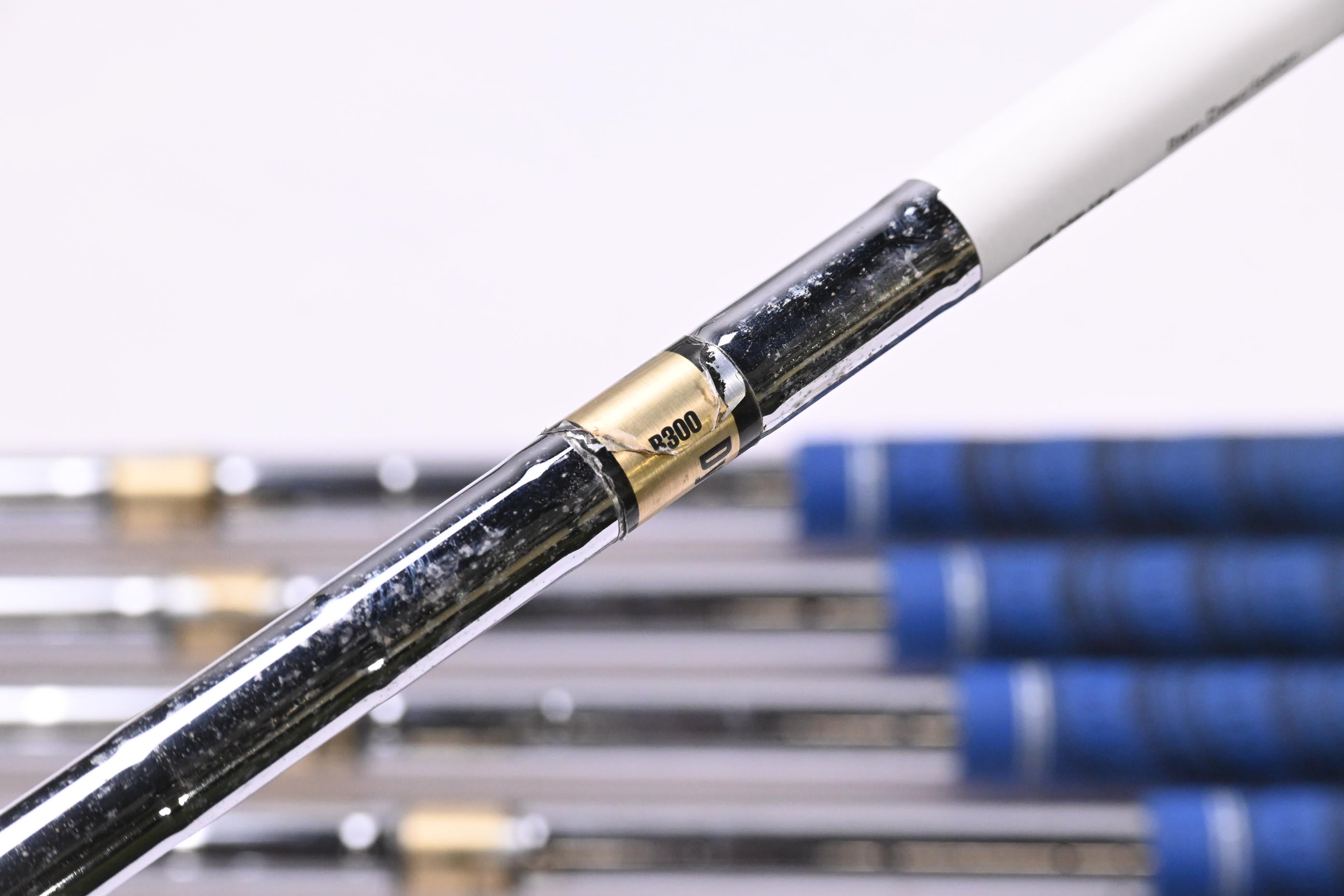 Mizuno MX-23 Irons / 3-9i / Regular Flex Dynamic Gold Lite R300 Shafts