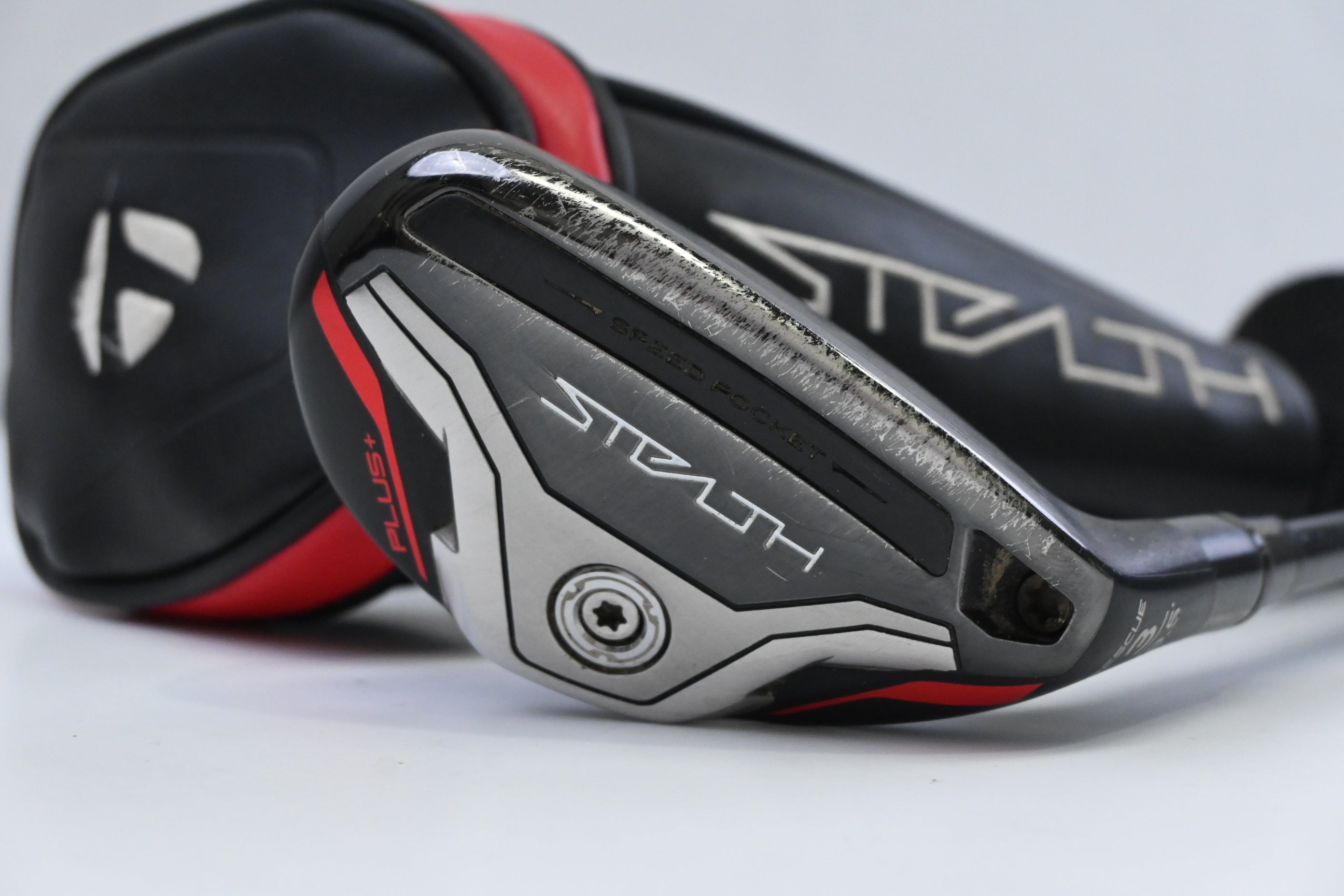Taylormade Stealth Plus #3 Hybrid / 19.5 Degree / Stiff Flex HZRDUS Smoke RDX 80