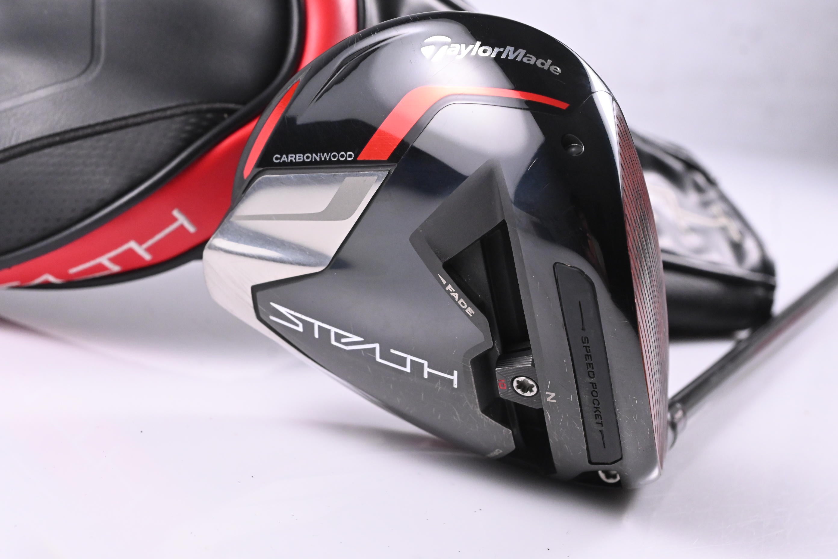 Taylormade Stealth Plus Driver / 10.5 Degree / Stiff Flex Kai'li White 60 Shaft