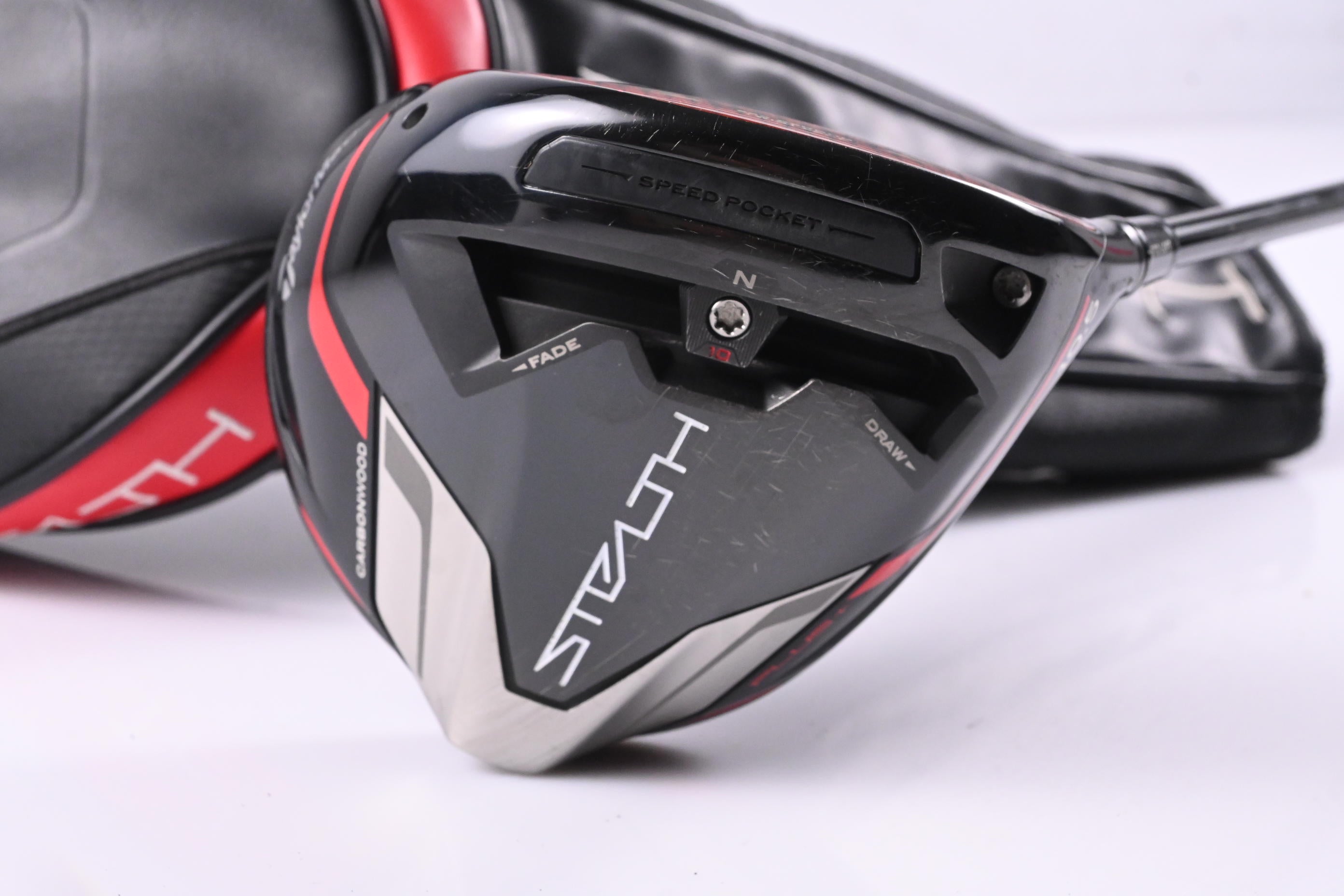 Taylormade Stealth Plus Driver / 10.5 Degree / Stiff Flex Kai'li White 60 Shaft