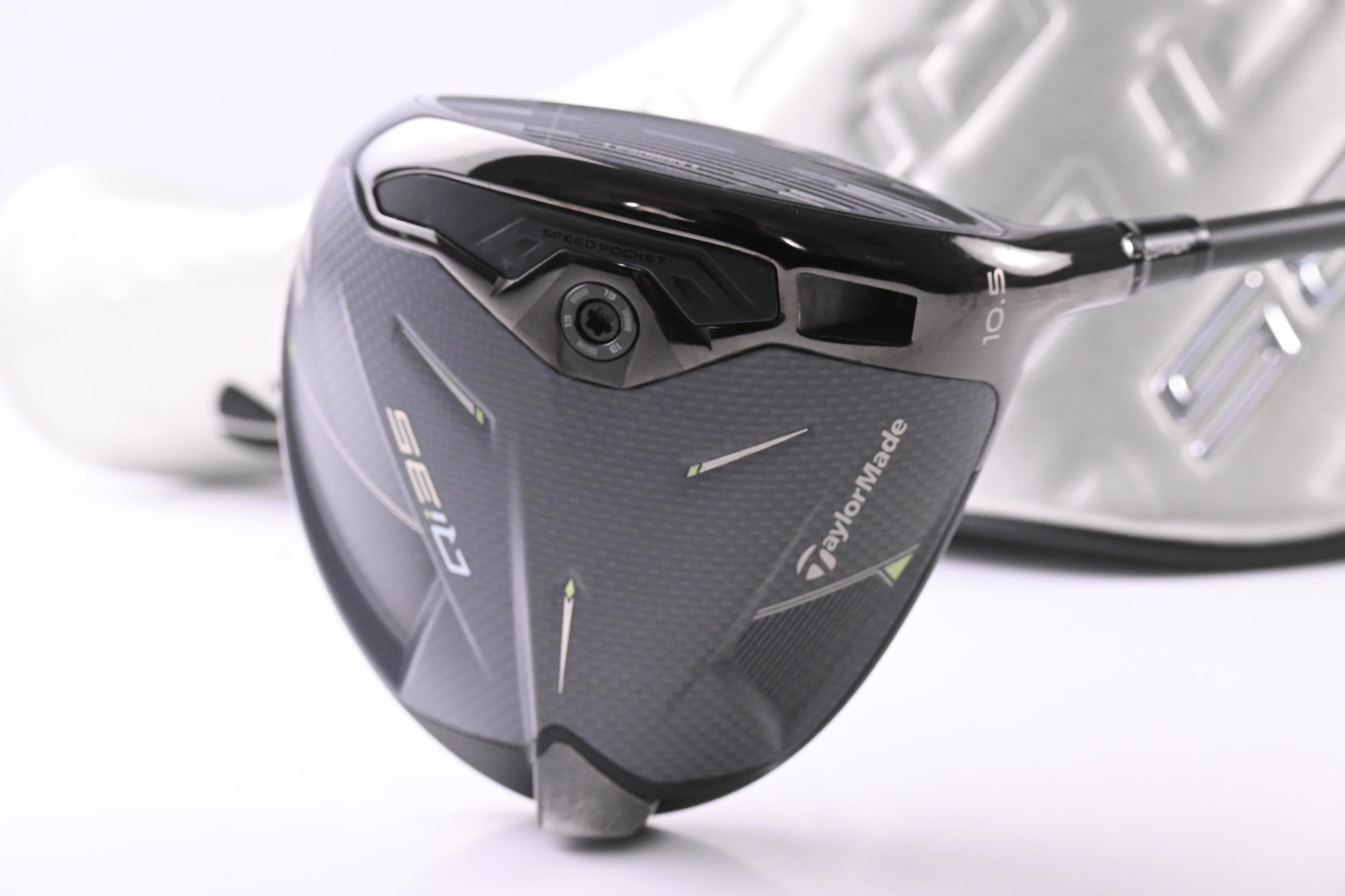 Taylormade Qi35 Driver / 10.5 Degree / Regular Flex Fujikura Ventus Blue 5 Shaft