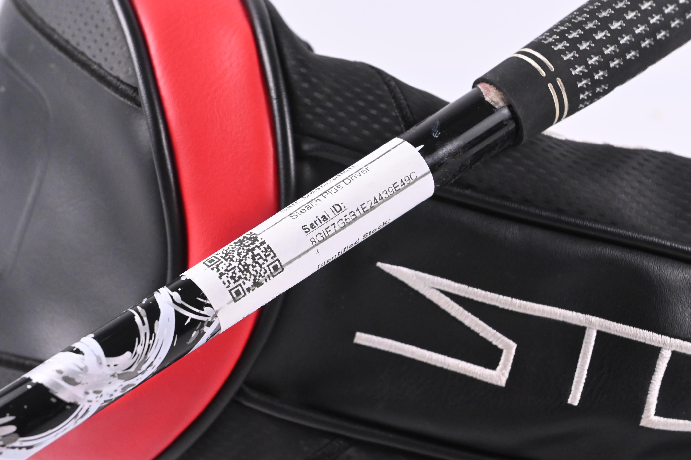 Taylormade Stealth Plus Driver / 10.5 Degree / Stiff Flex Kai'li White 60 Shaft