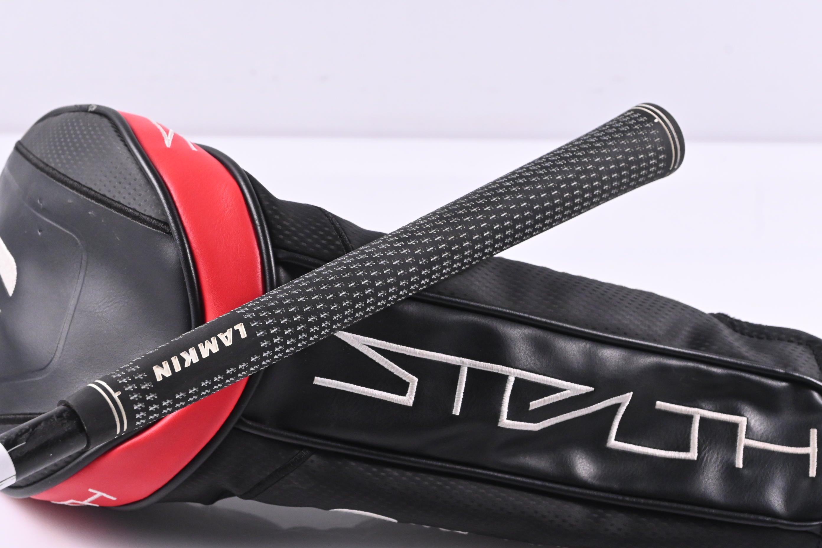 Taylormade Stealth Plus Driver / 10.5 Degree / Stiff Flex Kai'li White 60 Shaft