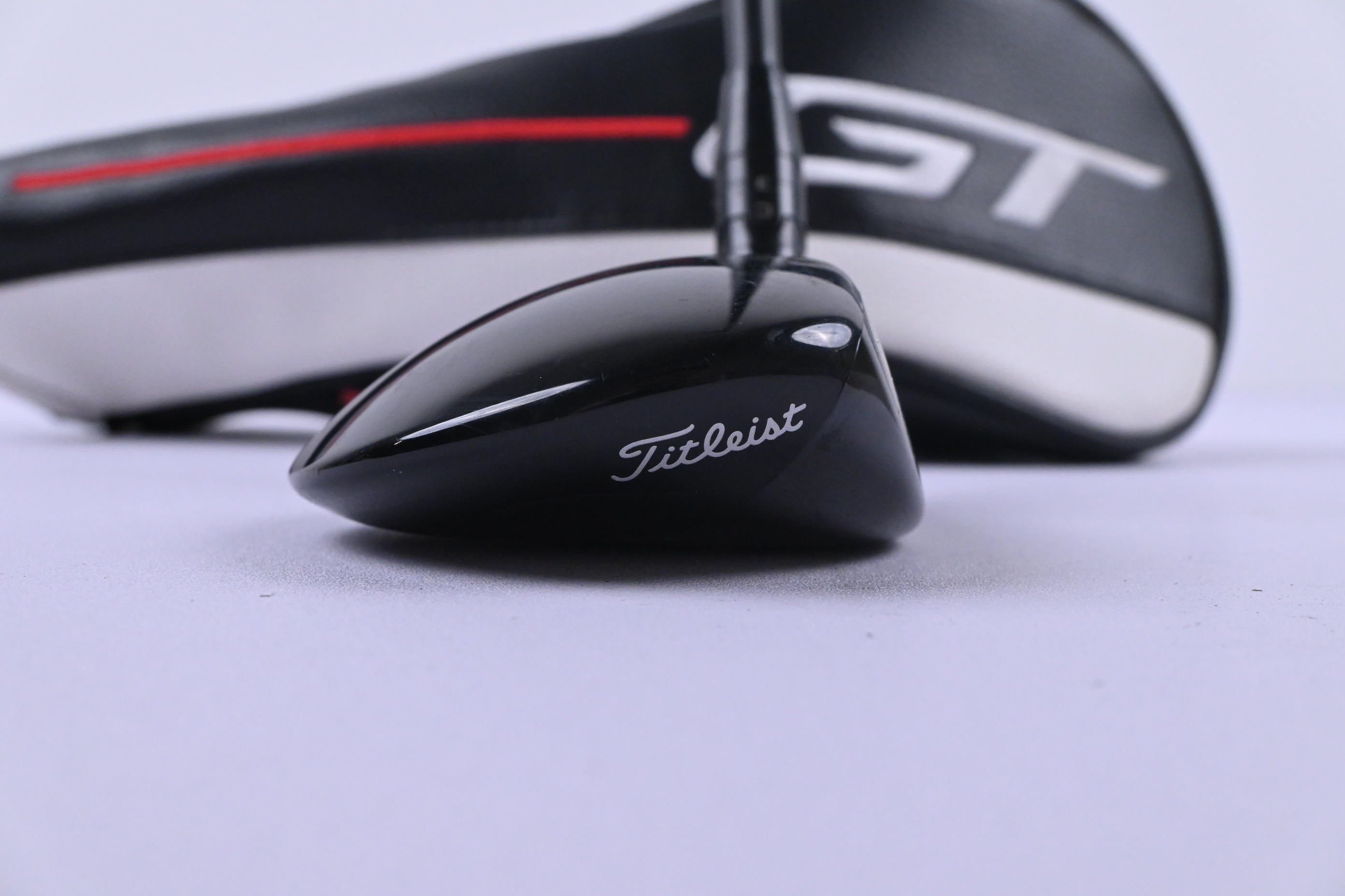 Titleist GT2 #5 Wood / 18 Degree / Stiff Flex Fujikura Motore X F3 6 Shaft