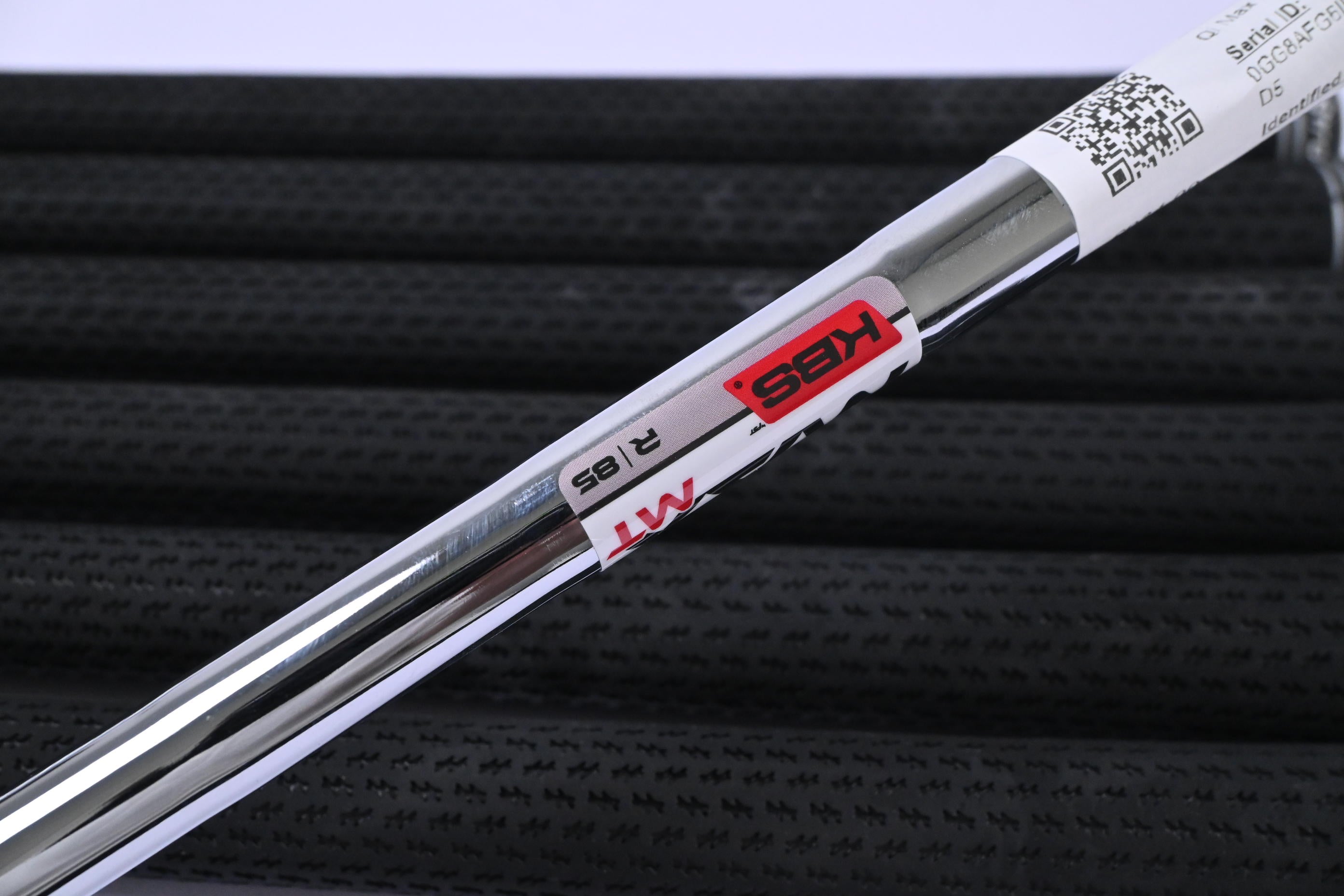 Taylormade Qi Max Irons / 5-PW+SW / Regular Flex KBS Max MT 85 Shafts