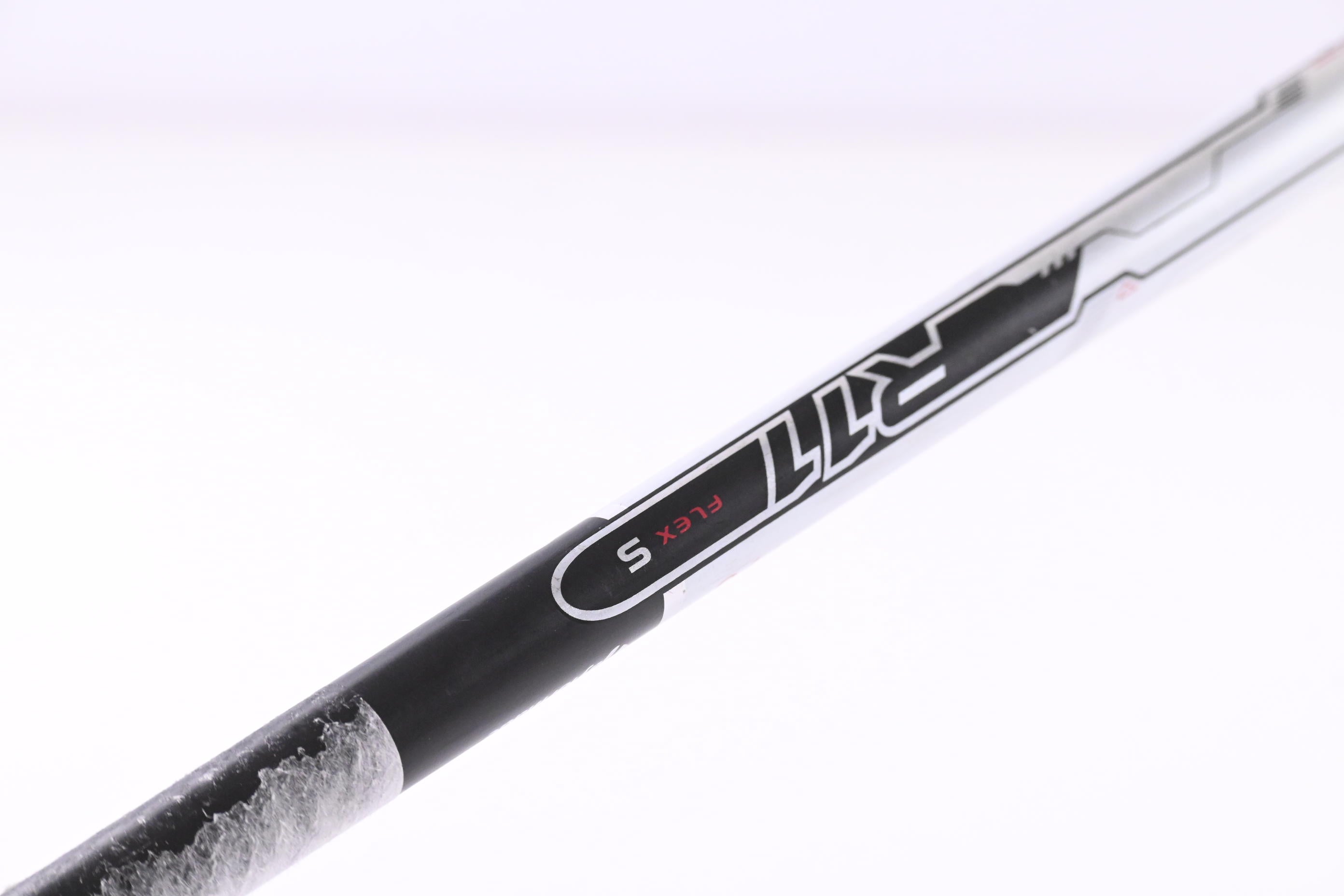 Taylormade R11 #4 Wood / 17 Degree / Stiff Flex Fujikura blur 70 Shaft