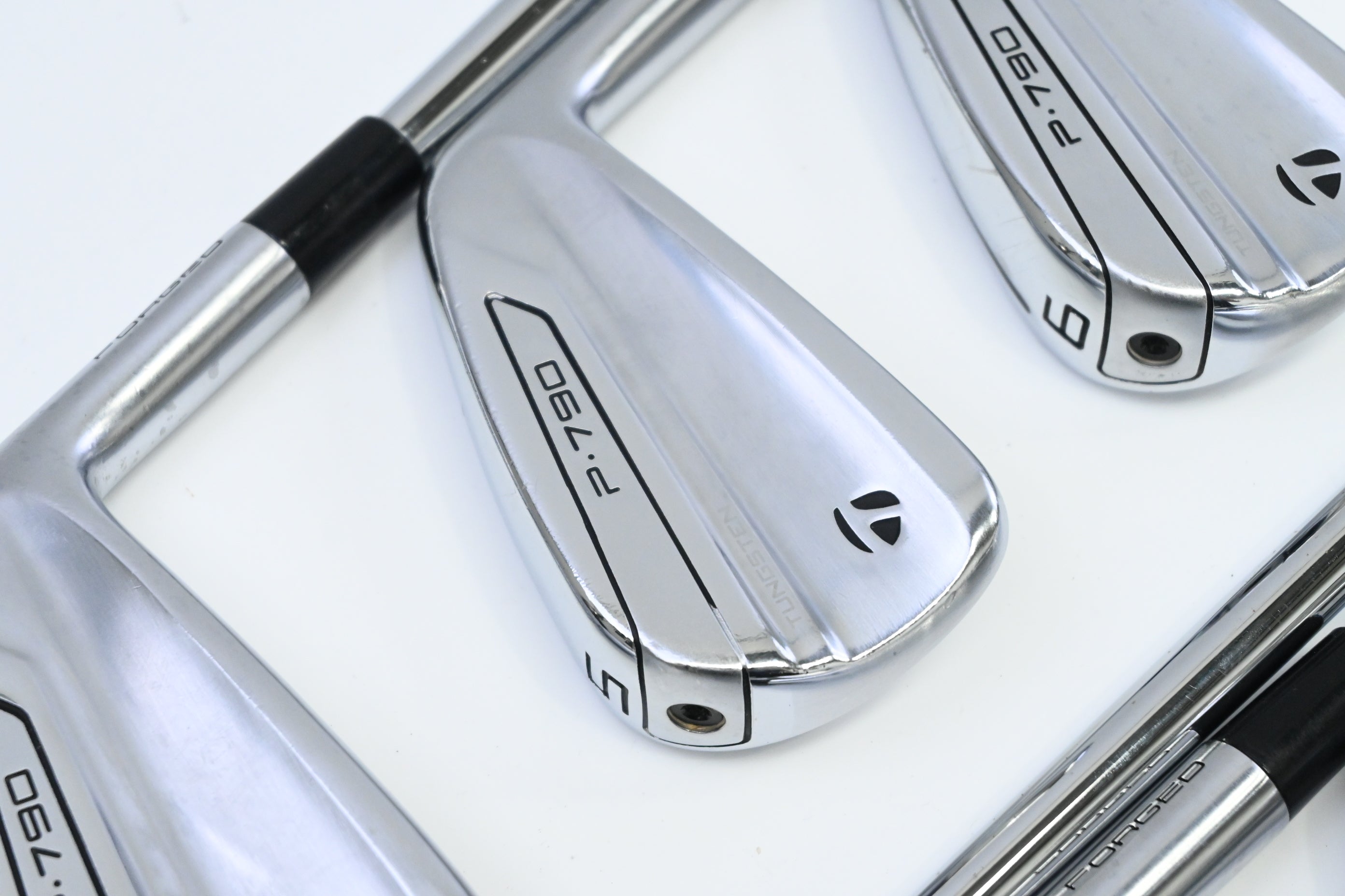 Taylormade P790 2019 Irons / 4-PW / Stiff Flex Dynamic Gold 105 S300 Shafts