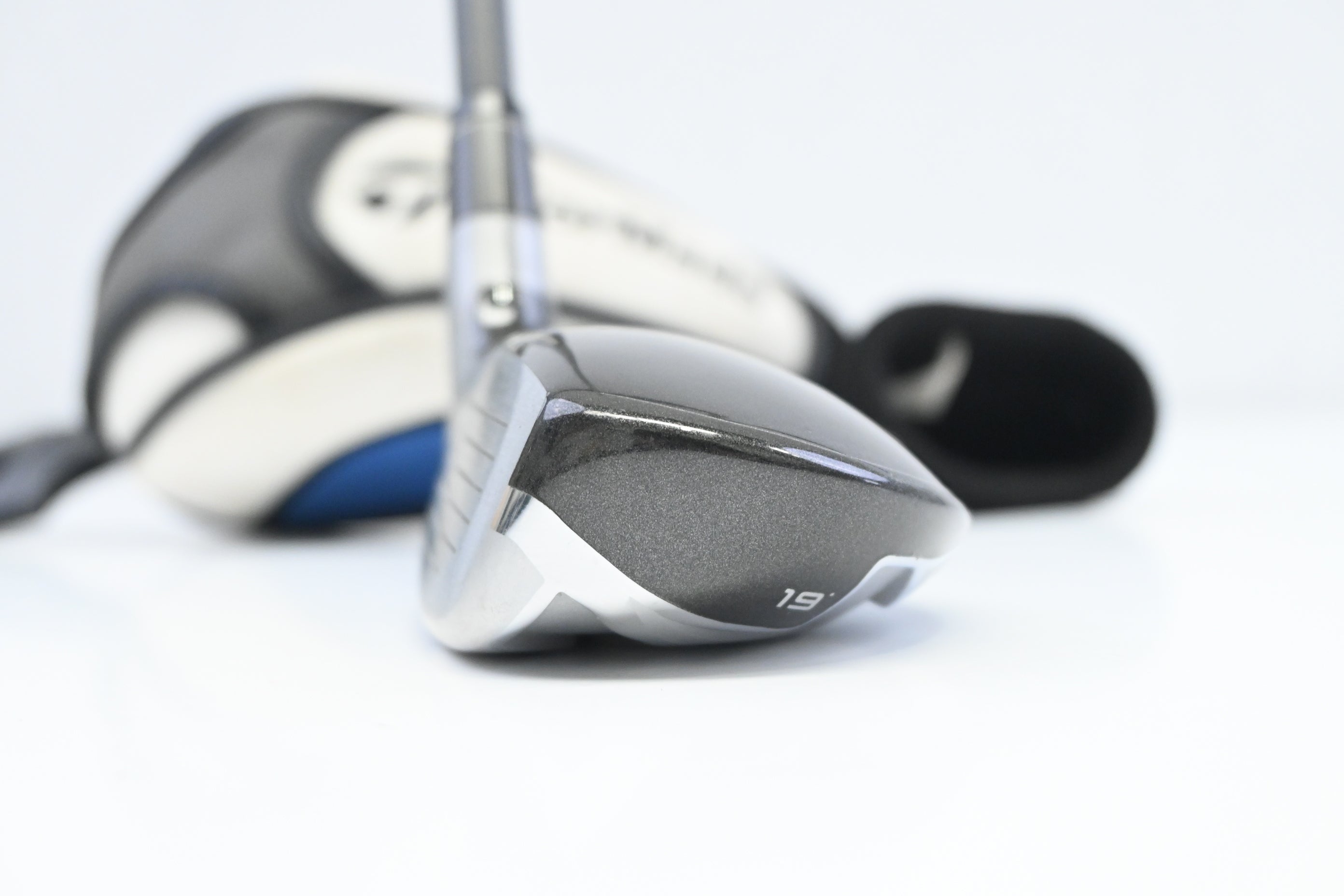 Left Hand Taylormade SLDR #3 Hybrid / 19 Degree / Stiff Flex Fujikura Speeder 82
