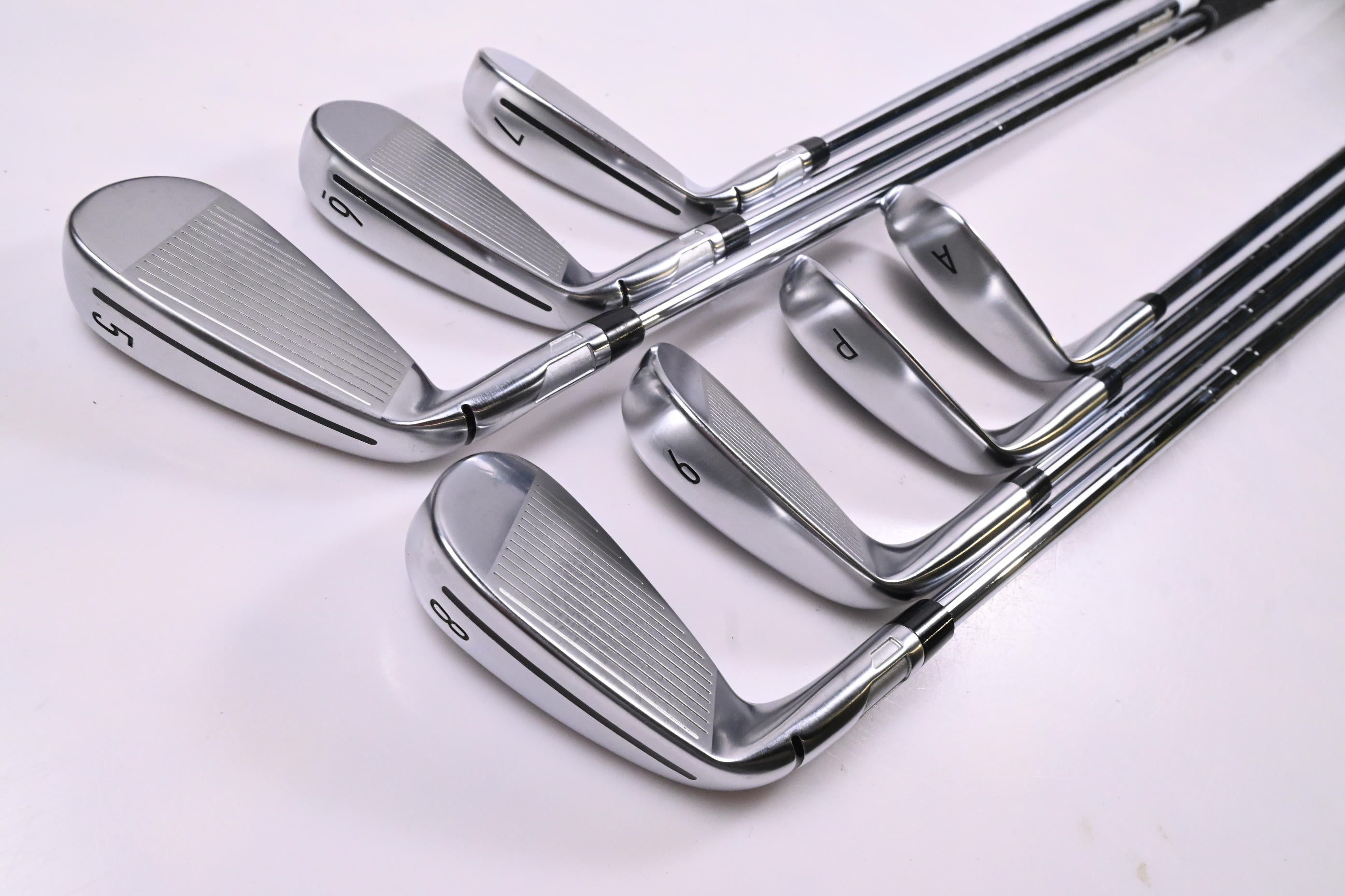 Taylormade Qi Max Irons / 5-PW+GW / Stiff Flex Dynamic Gold 105 S300 Shafts