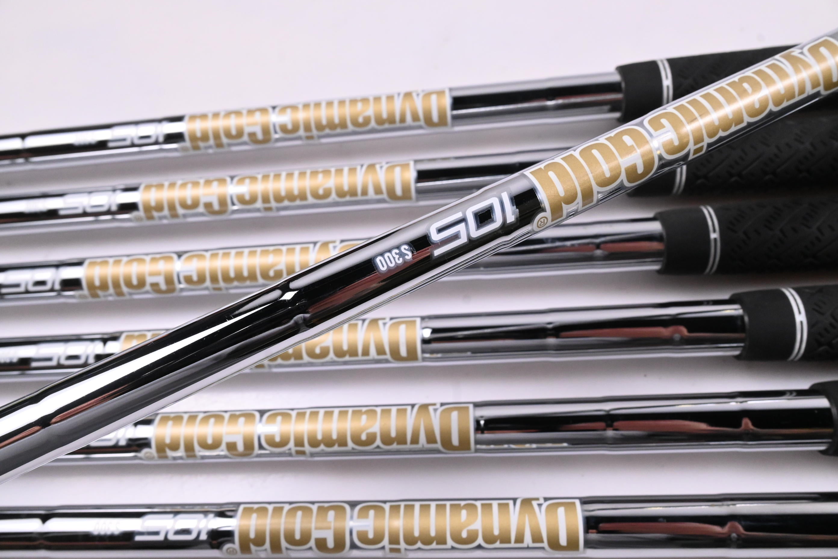 Taylormade Qi Max Irons / 5-PW+GW / Stiff Flex Dynamic Gold 105 S300 Shafts